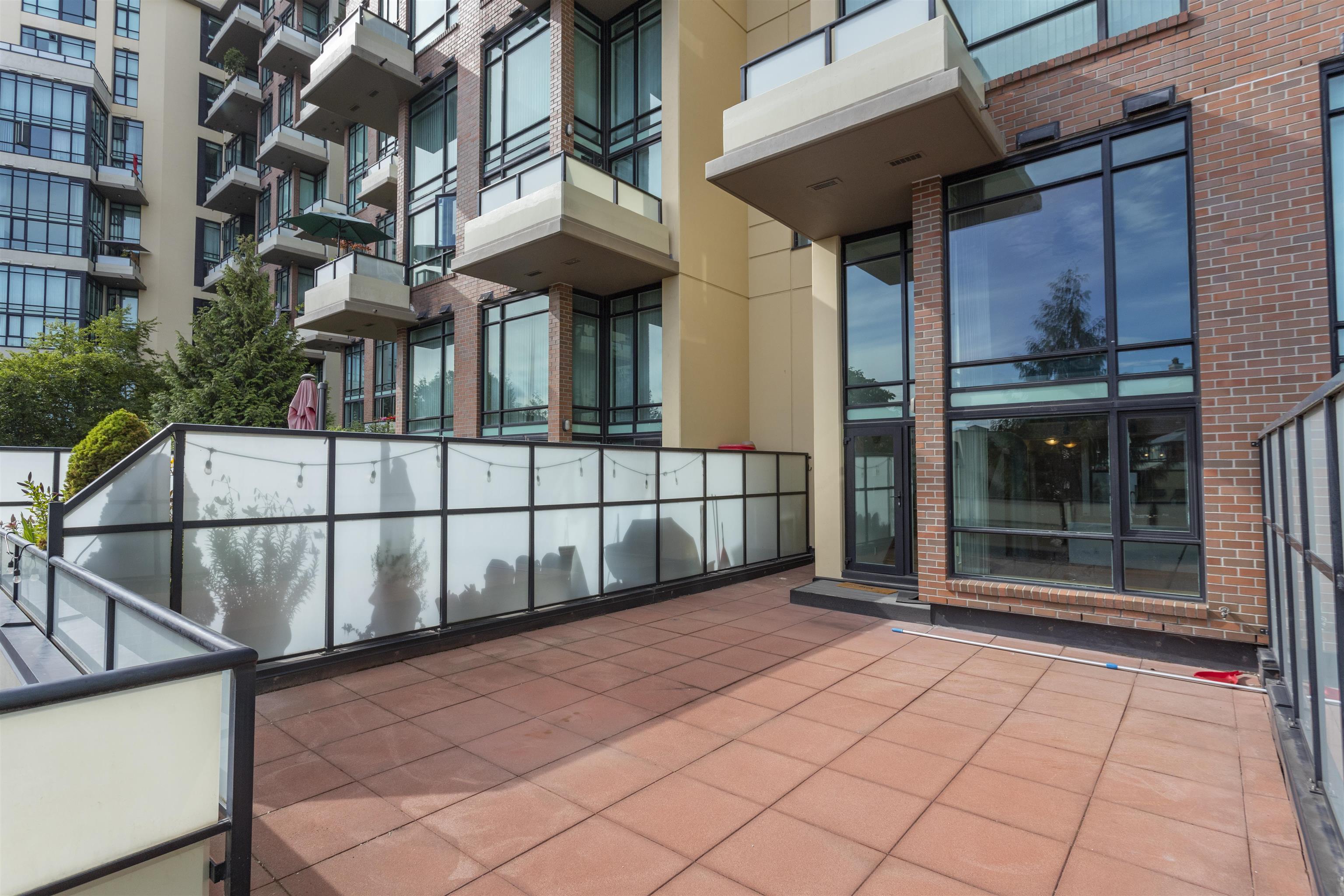 217 10 RENAISSANCE SQUARE