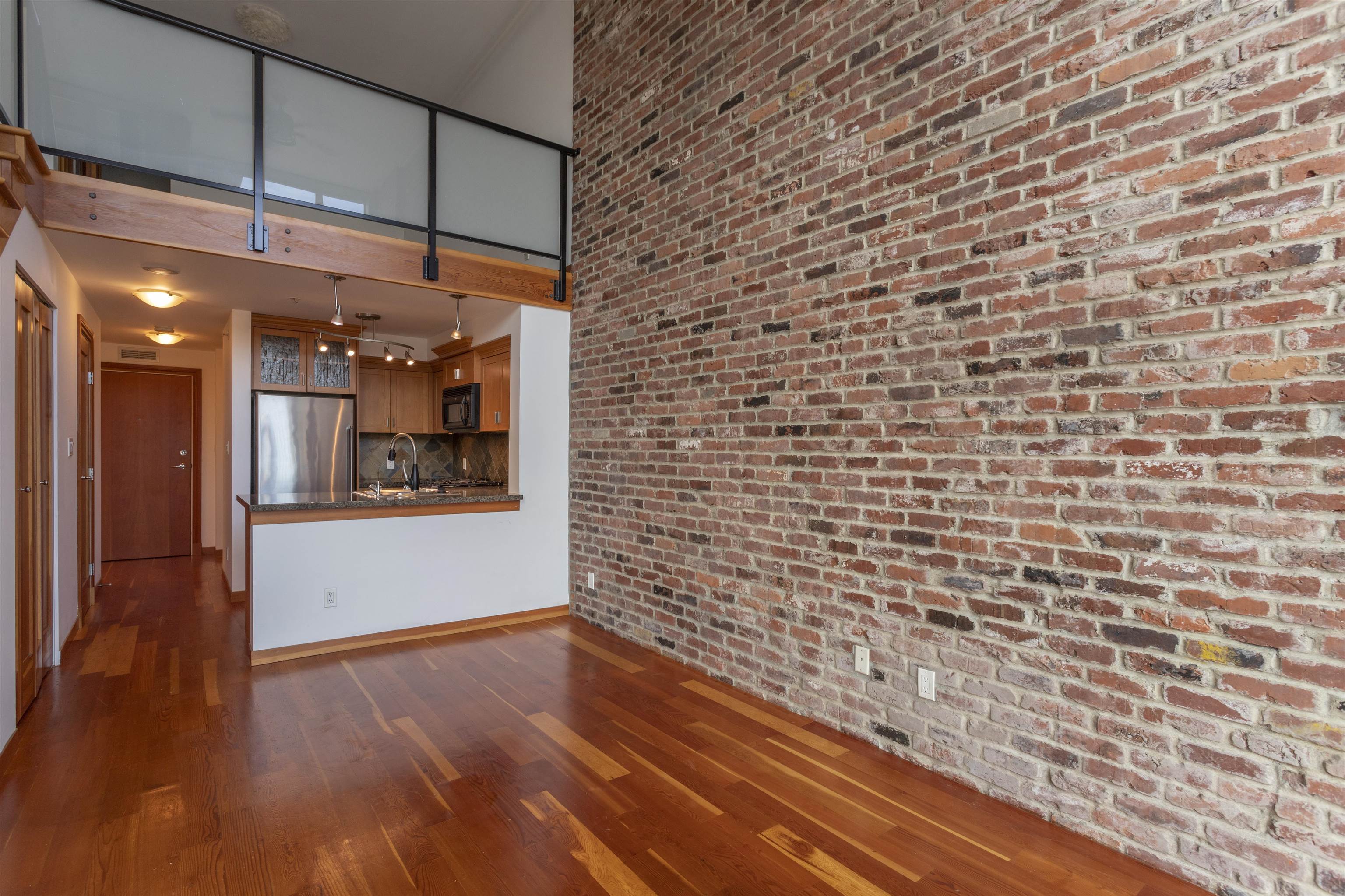 217 10 RENAISSANCE SQUARE