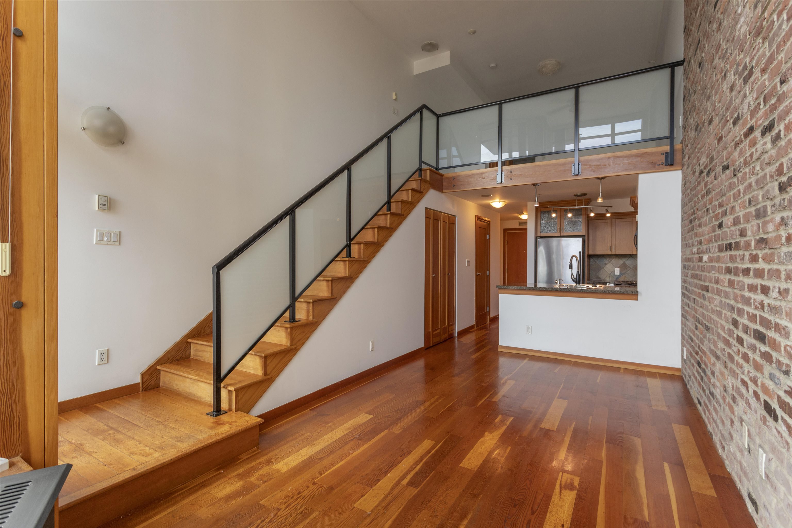 217 10 RENAISSANCE SQUARE