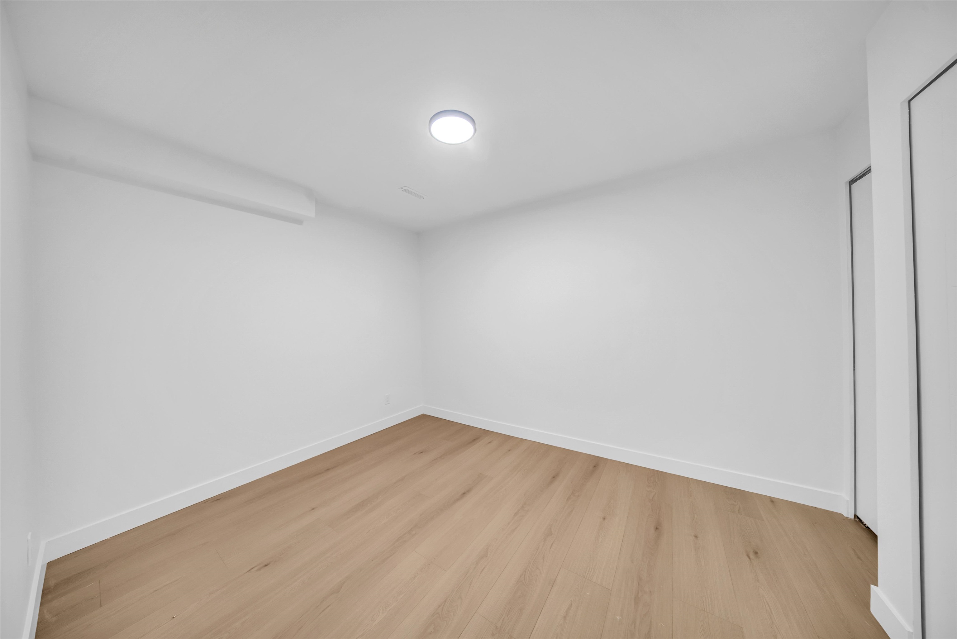 8 32705 FRASER CRESCENT