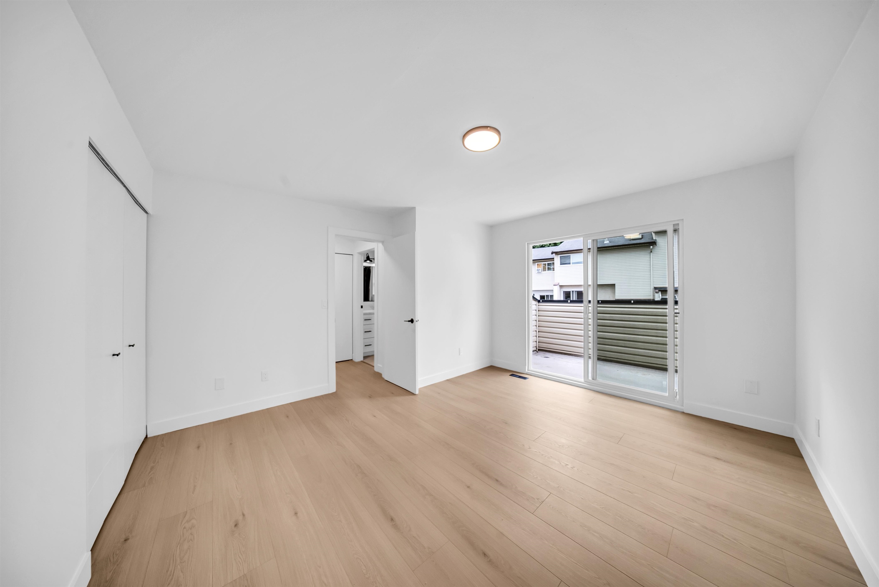 8 32705 FRASER CRESCENT