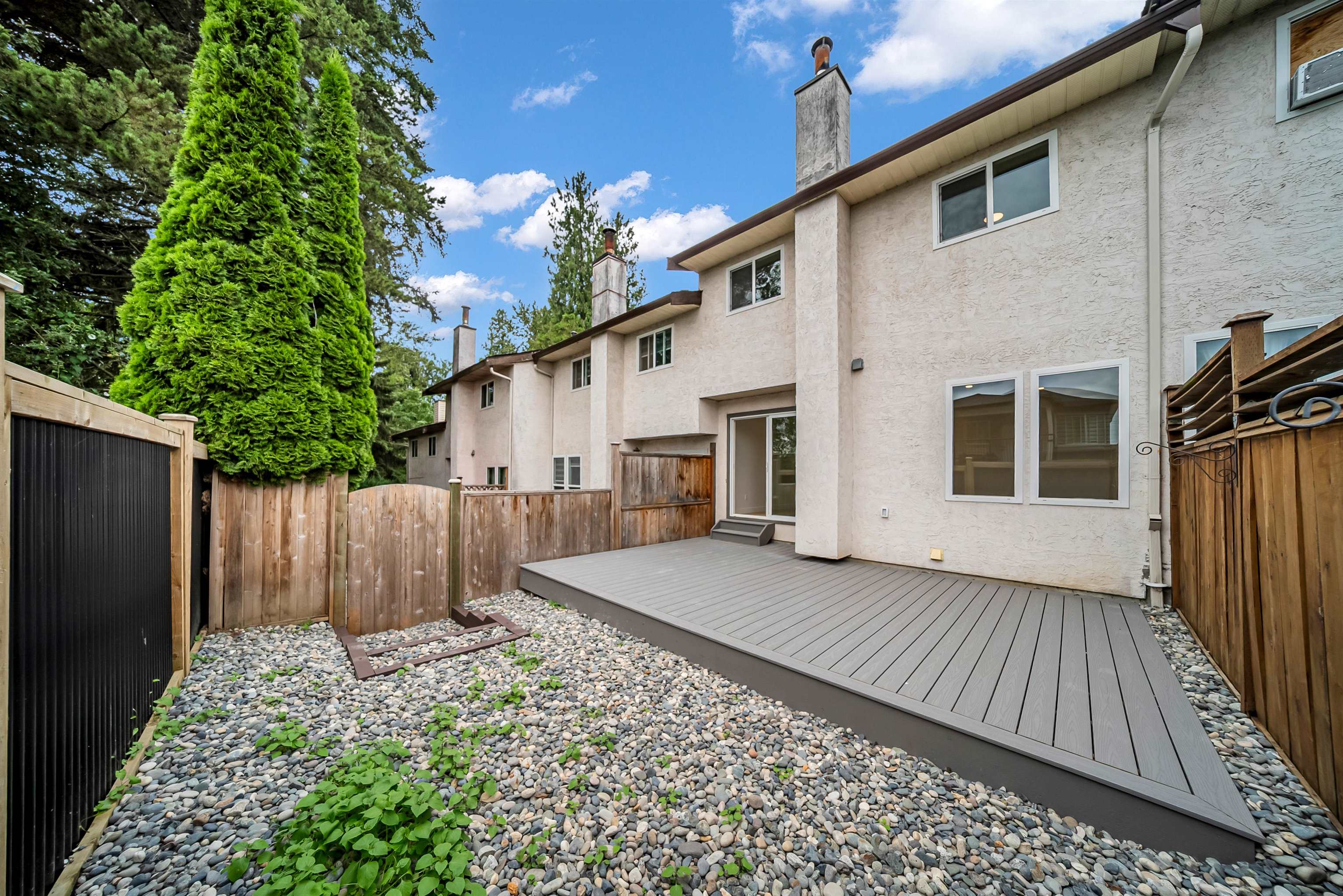 8 32705 FRASER CRESCENT