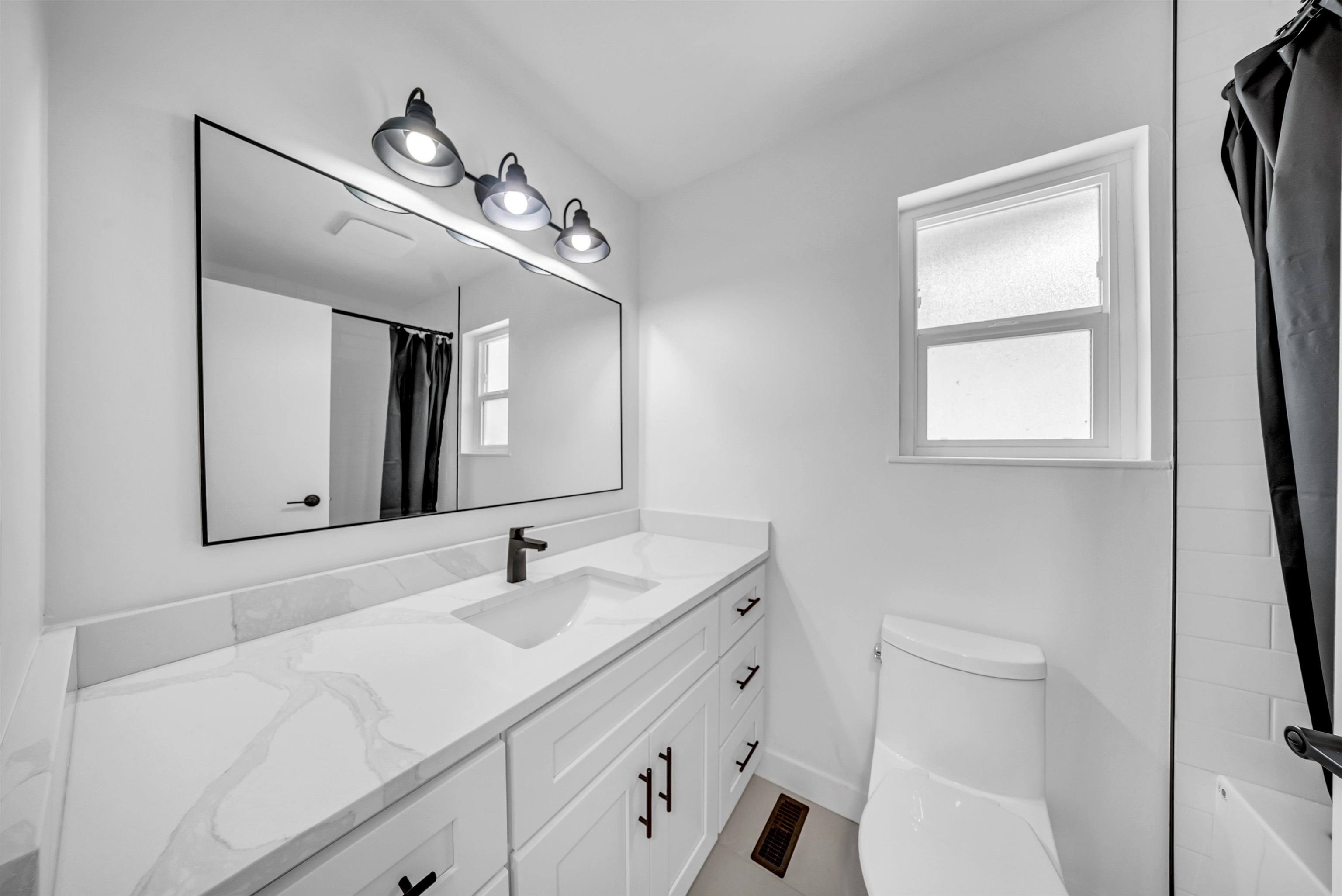 8 32705 FRASER CRESCENT