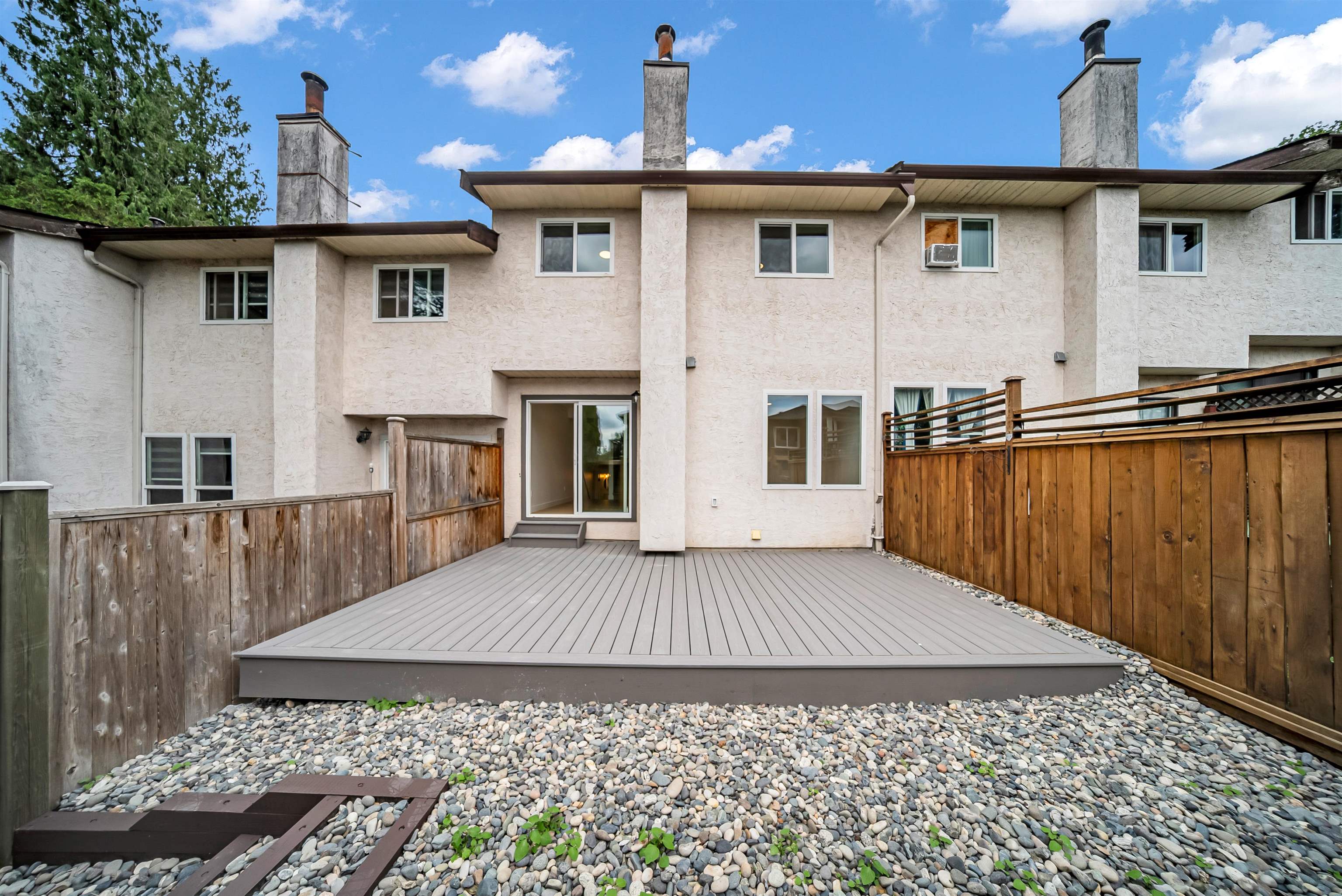 8 32705 FRASER CRESCENT