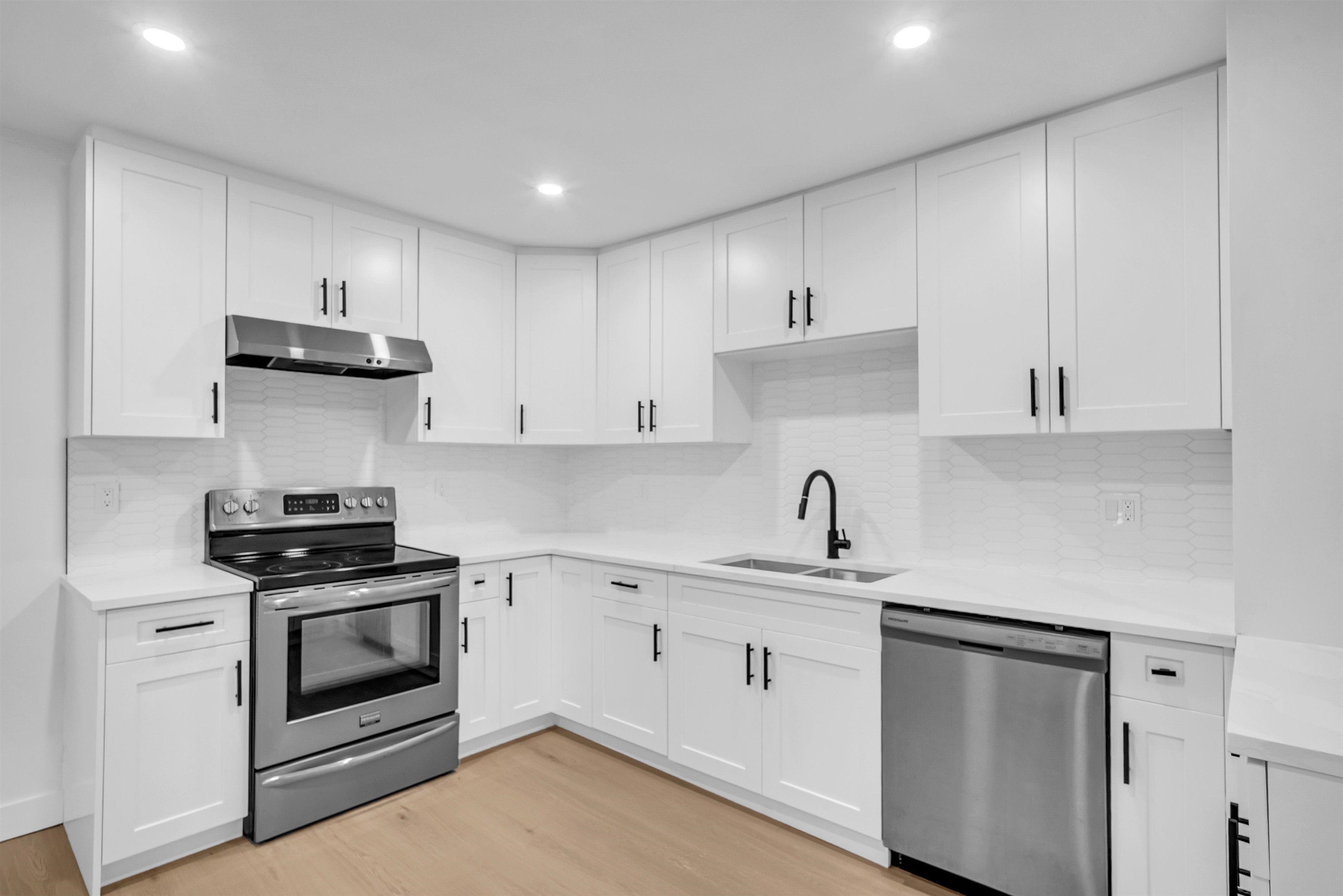 8 32705 FRASER CRESCENT