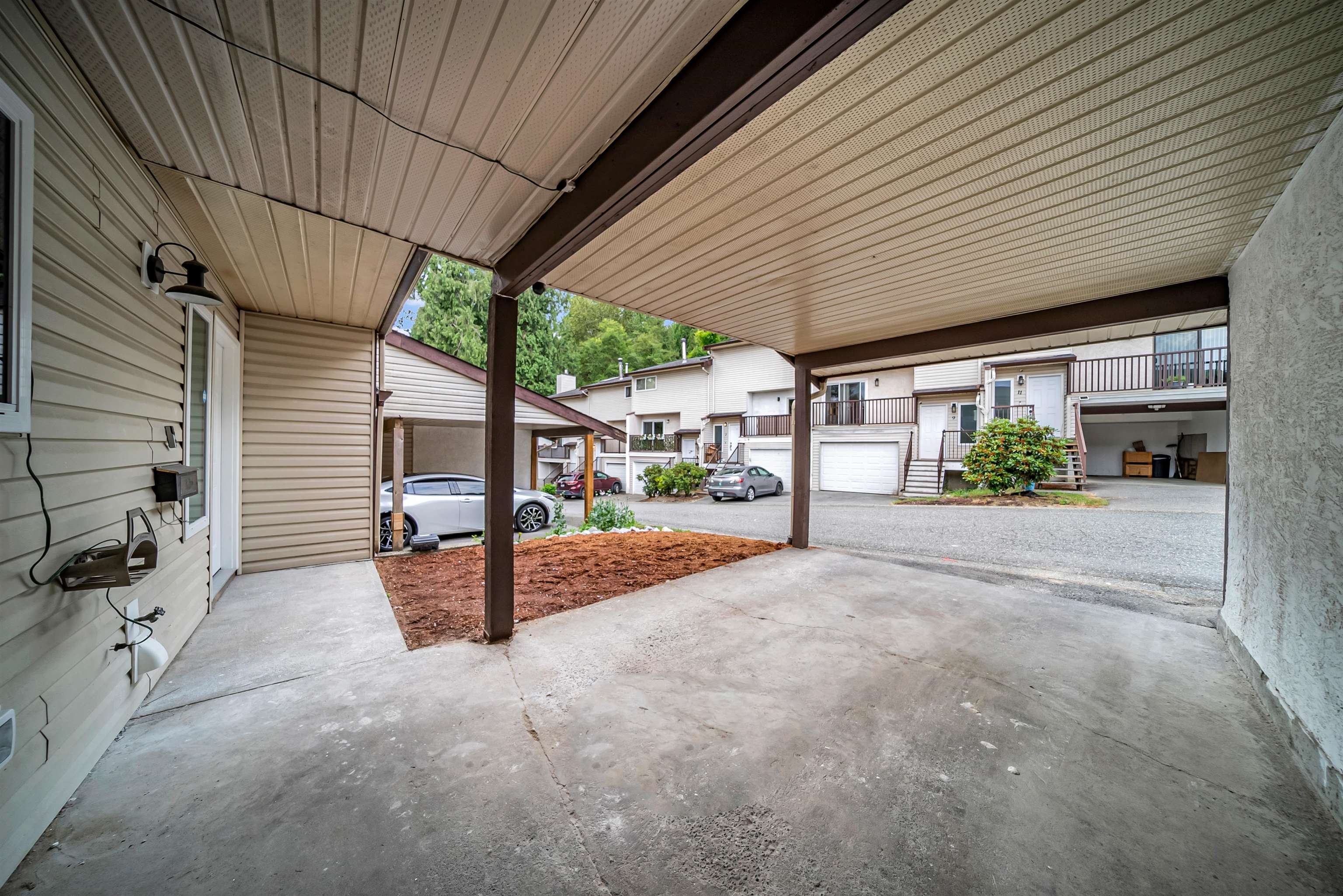8 32705 FRASER CRESCENT