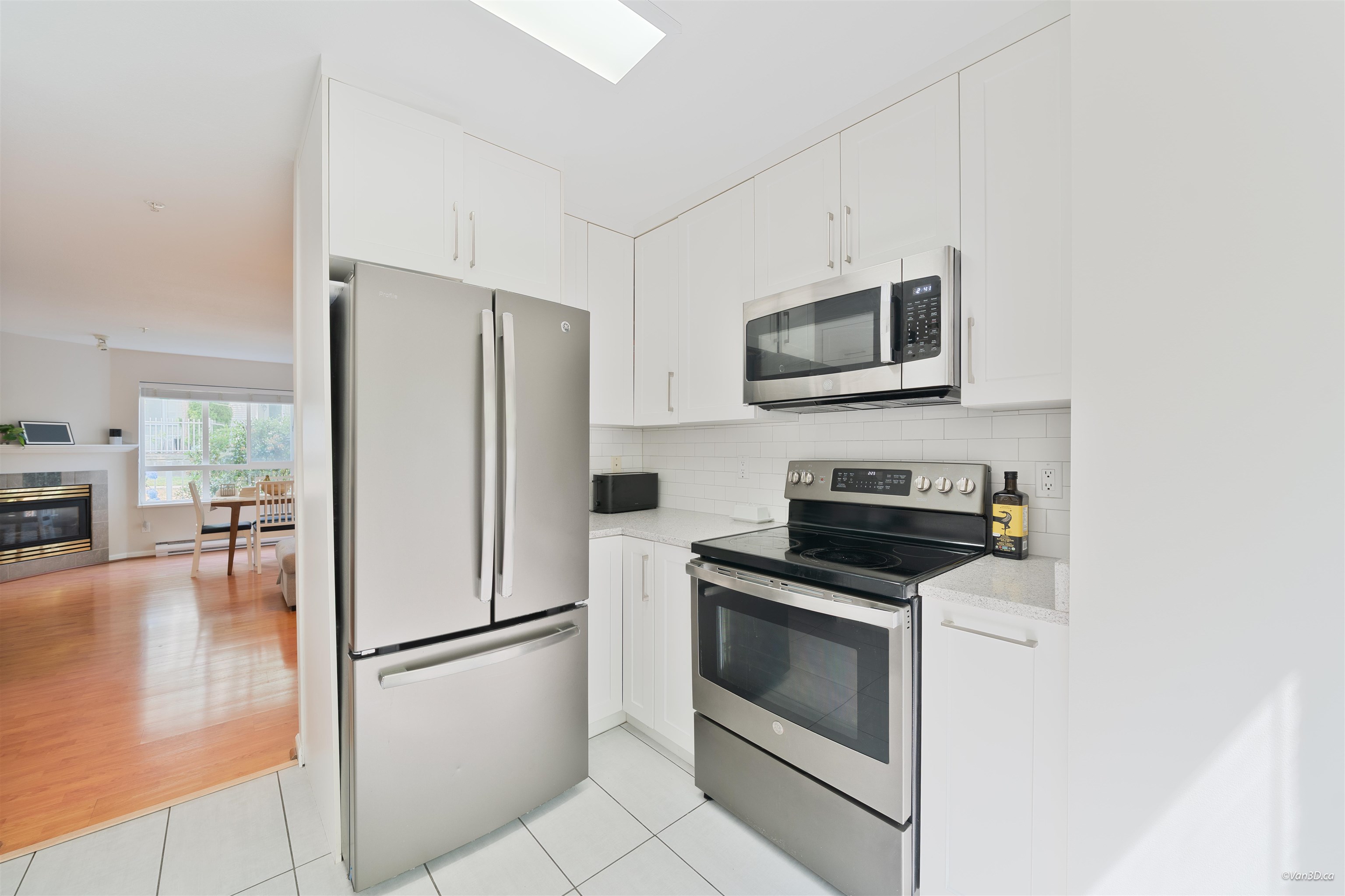 71 6588 SOUTHOAKS CRESCENT