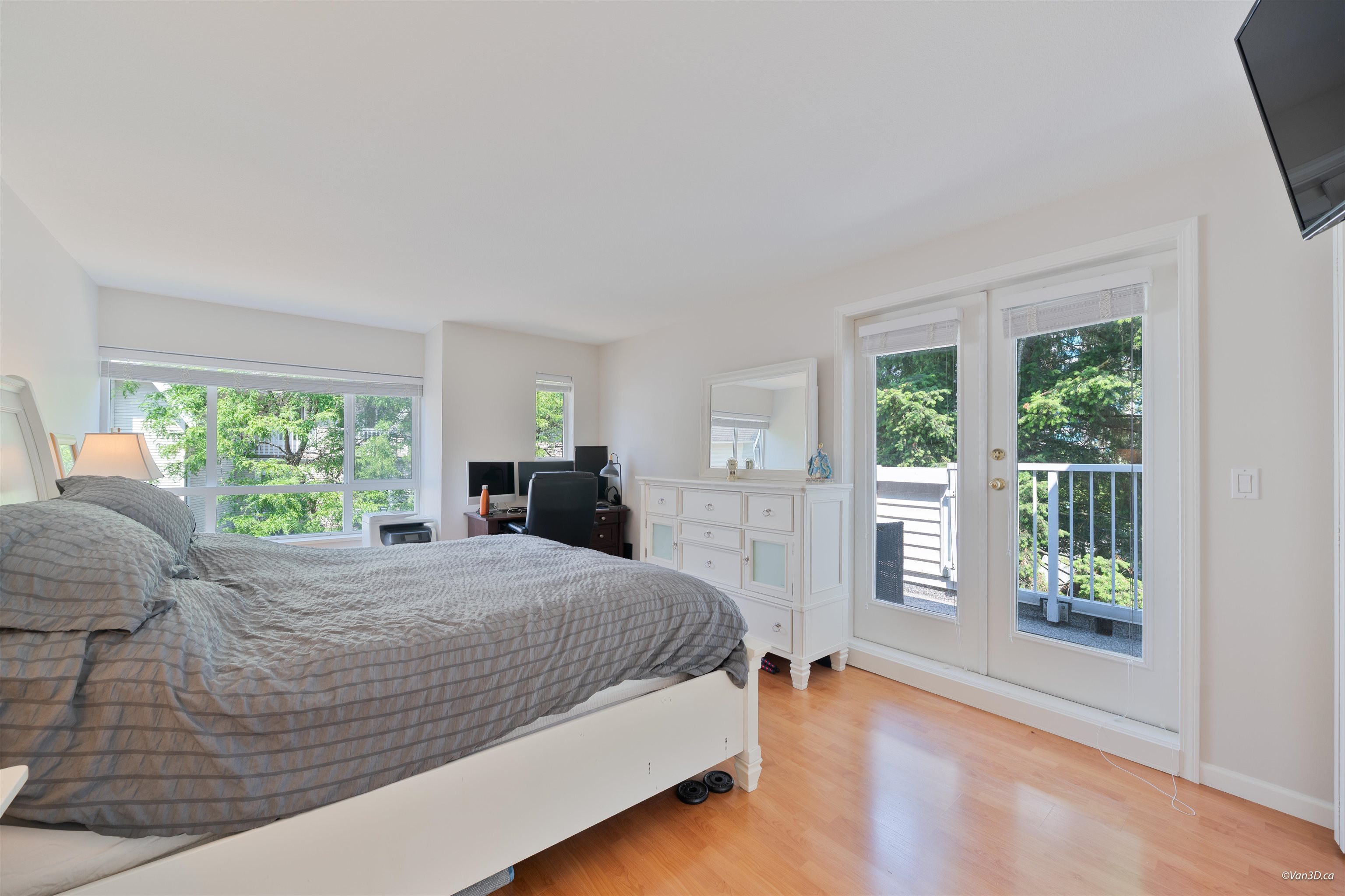 71 6588 SOUTHOAKS CRESCENT
