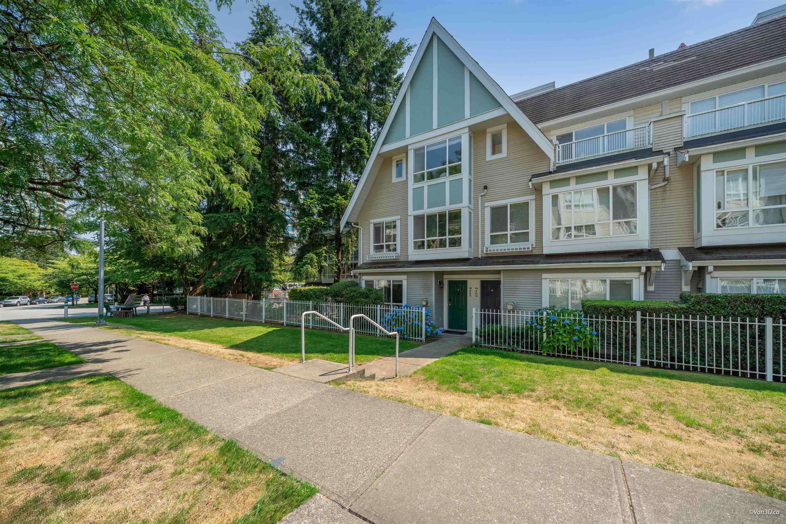71 6588 SOUTHOAKS CRESCENT