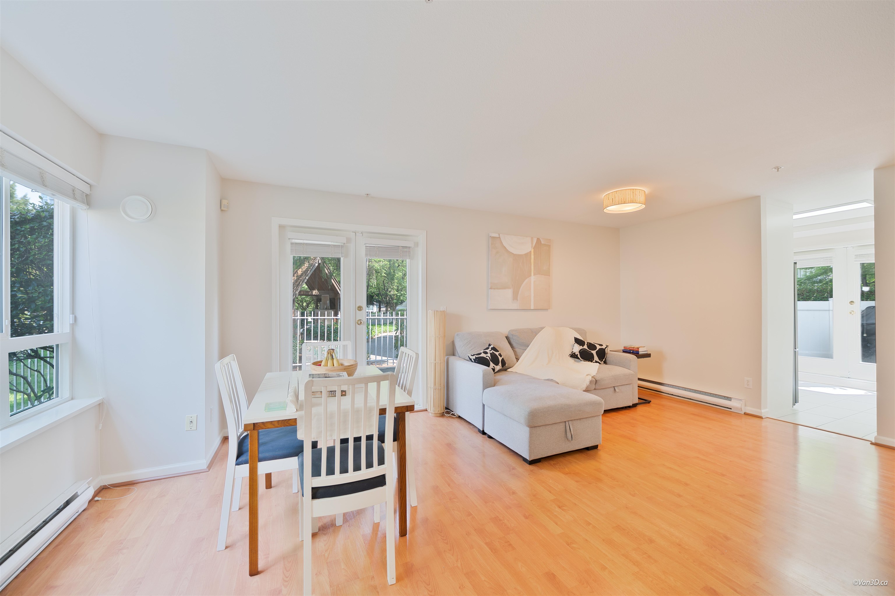 71 6588 SOUTHOAKS CRESCENT