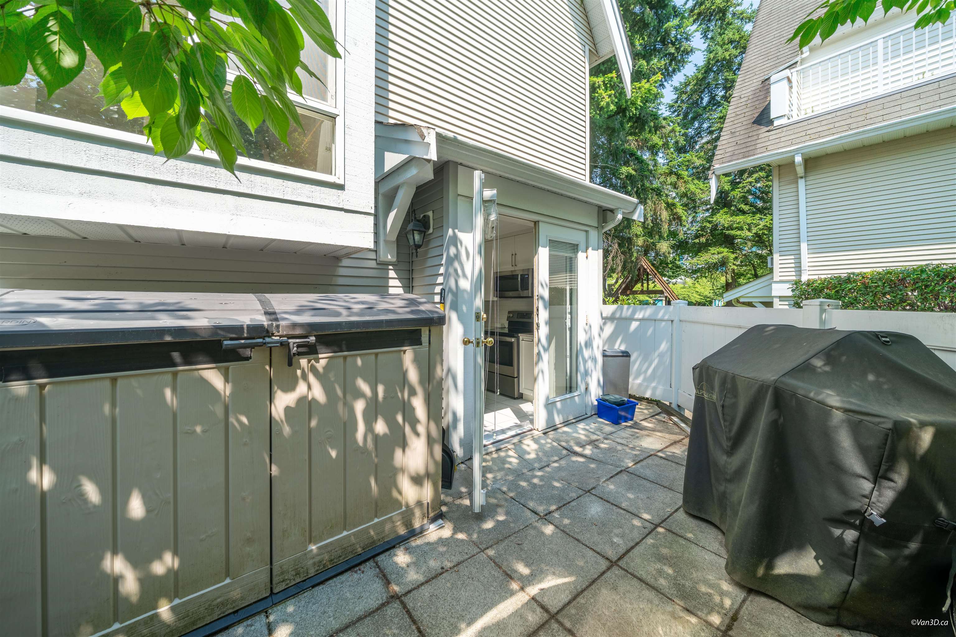 71 6588 SOUTHOAKS CRESCENT