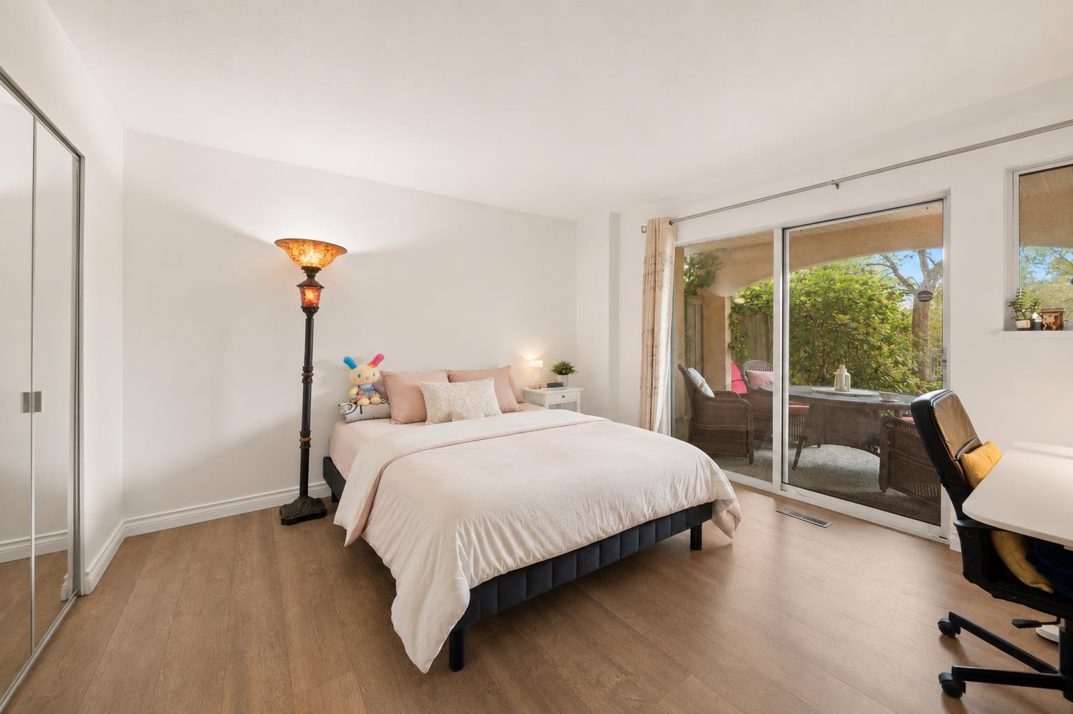 40 1238 EASTERN DRIVE