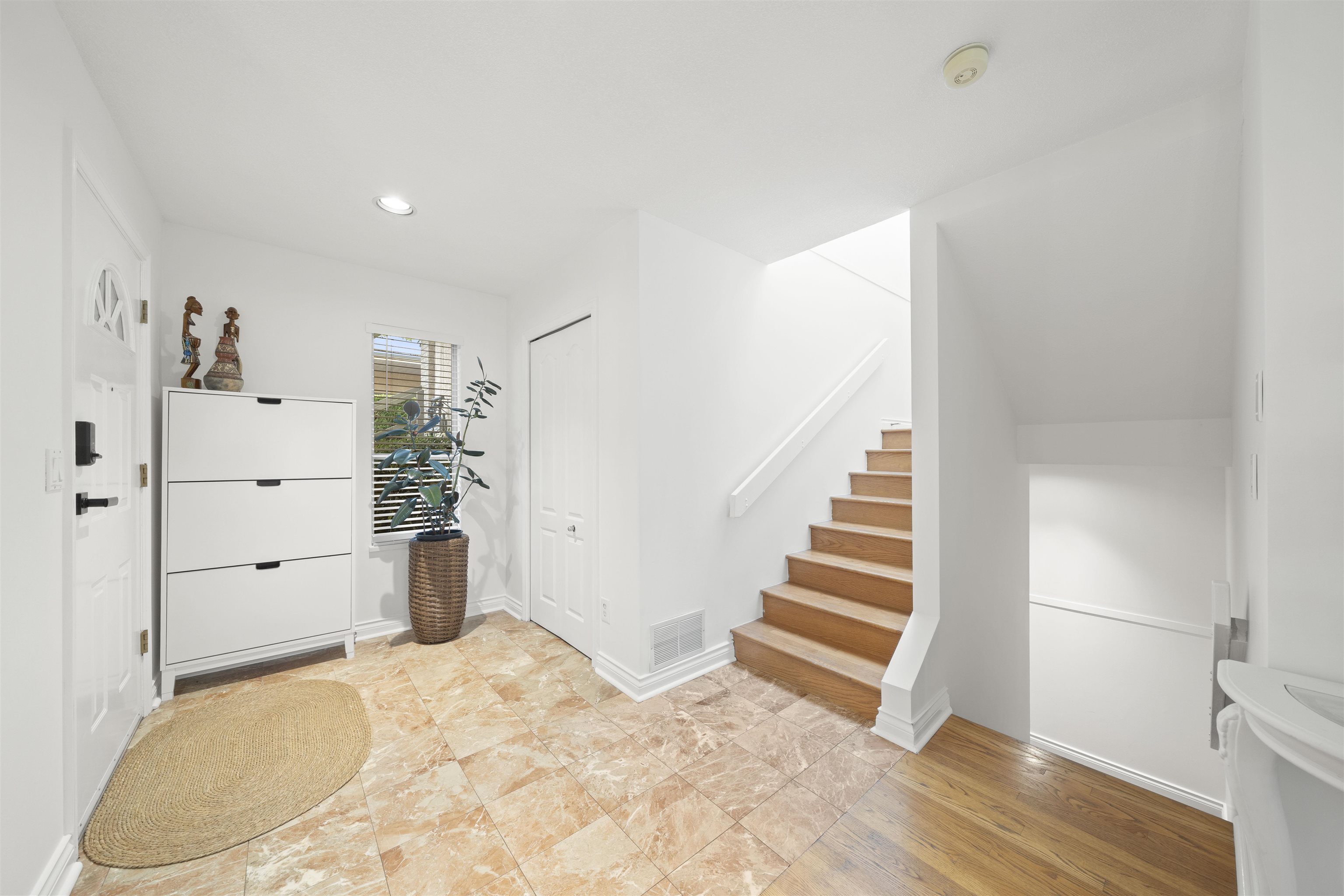 40 1238 EASTERN DRIVE