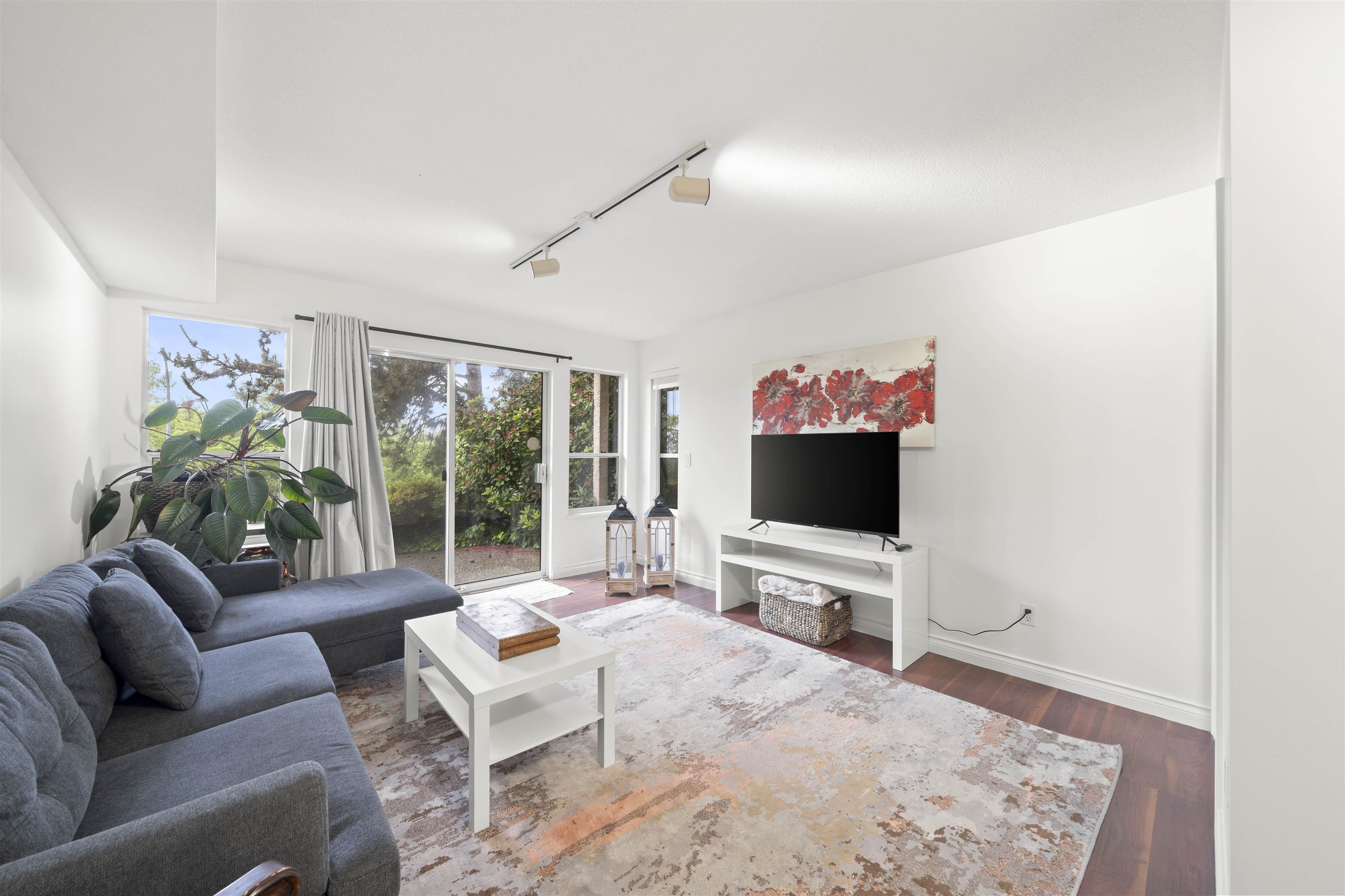 40 1238 EASTERN DRIVE
