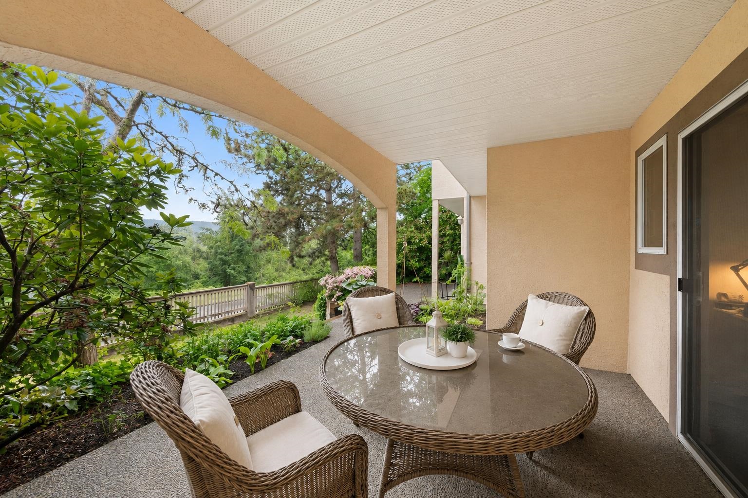 40 1238 EASTERN DRIVE