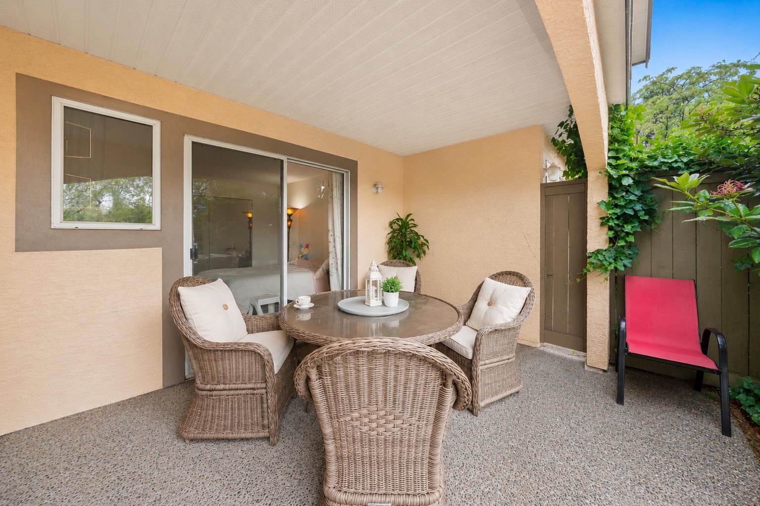 40 1238 EASTERN DRIVE