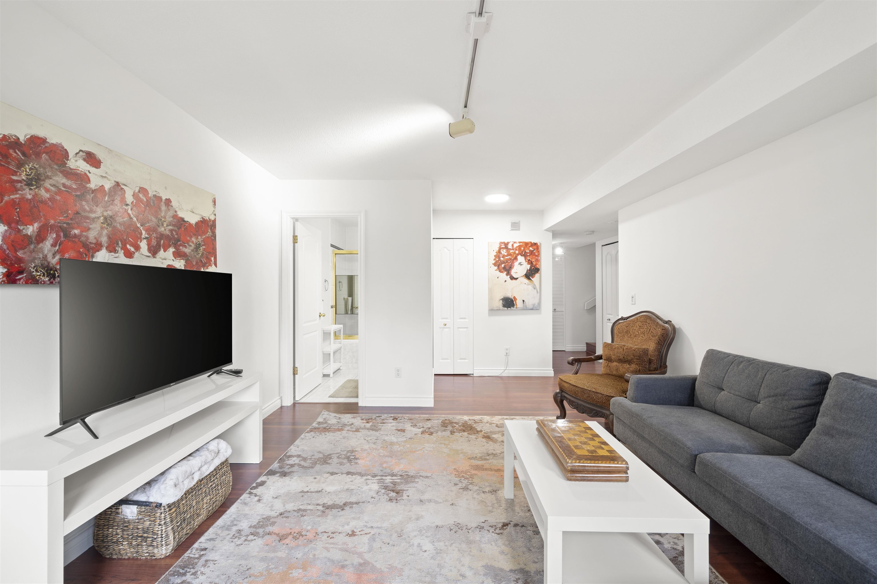 40 1238 EASTERN DRIVE