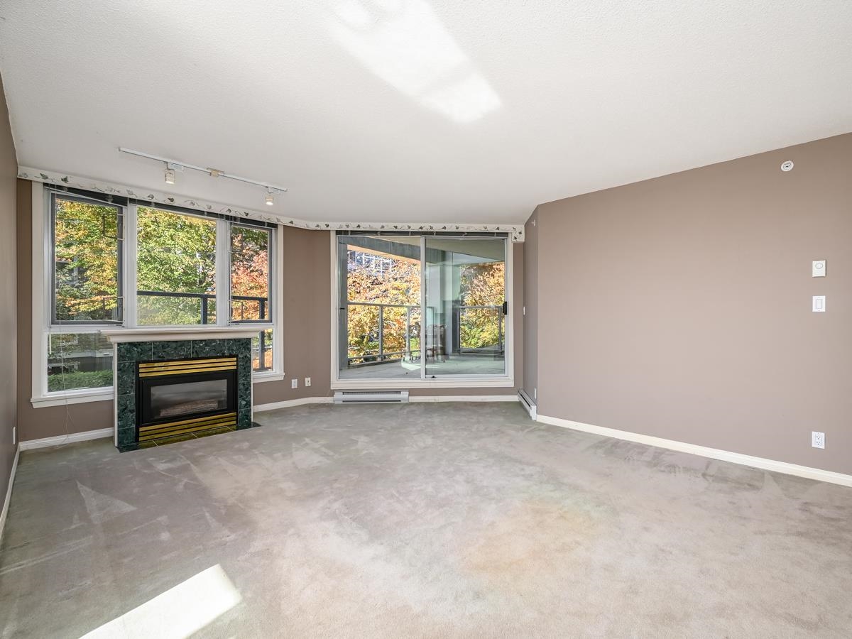 201 5860 DOVER CRESCENT