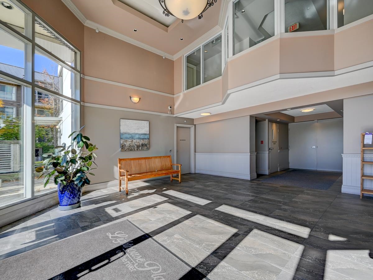 201 5860 DOVER CRESCENT