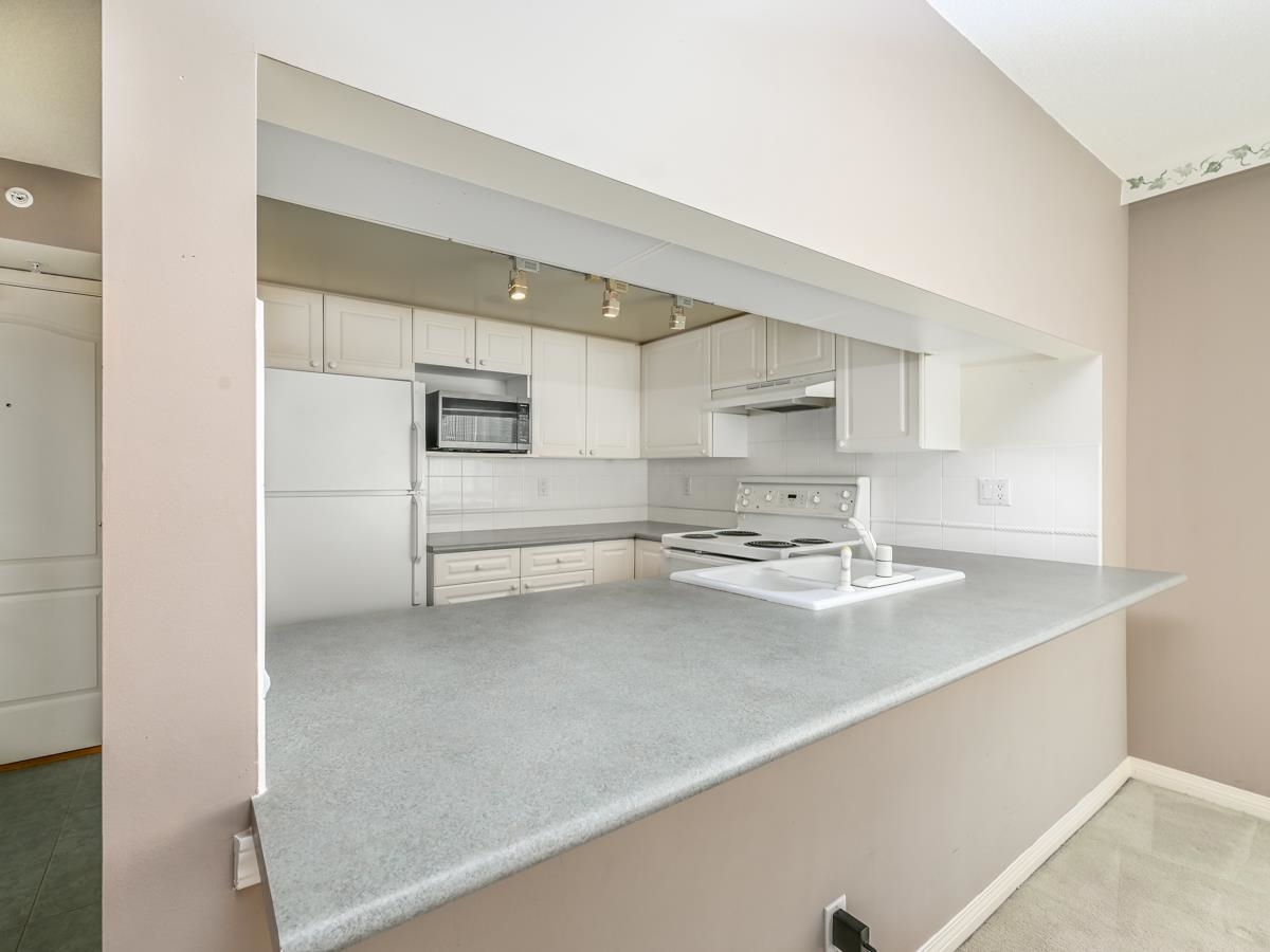 201 5860 DOVER CRESCENT