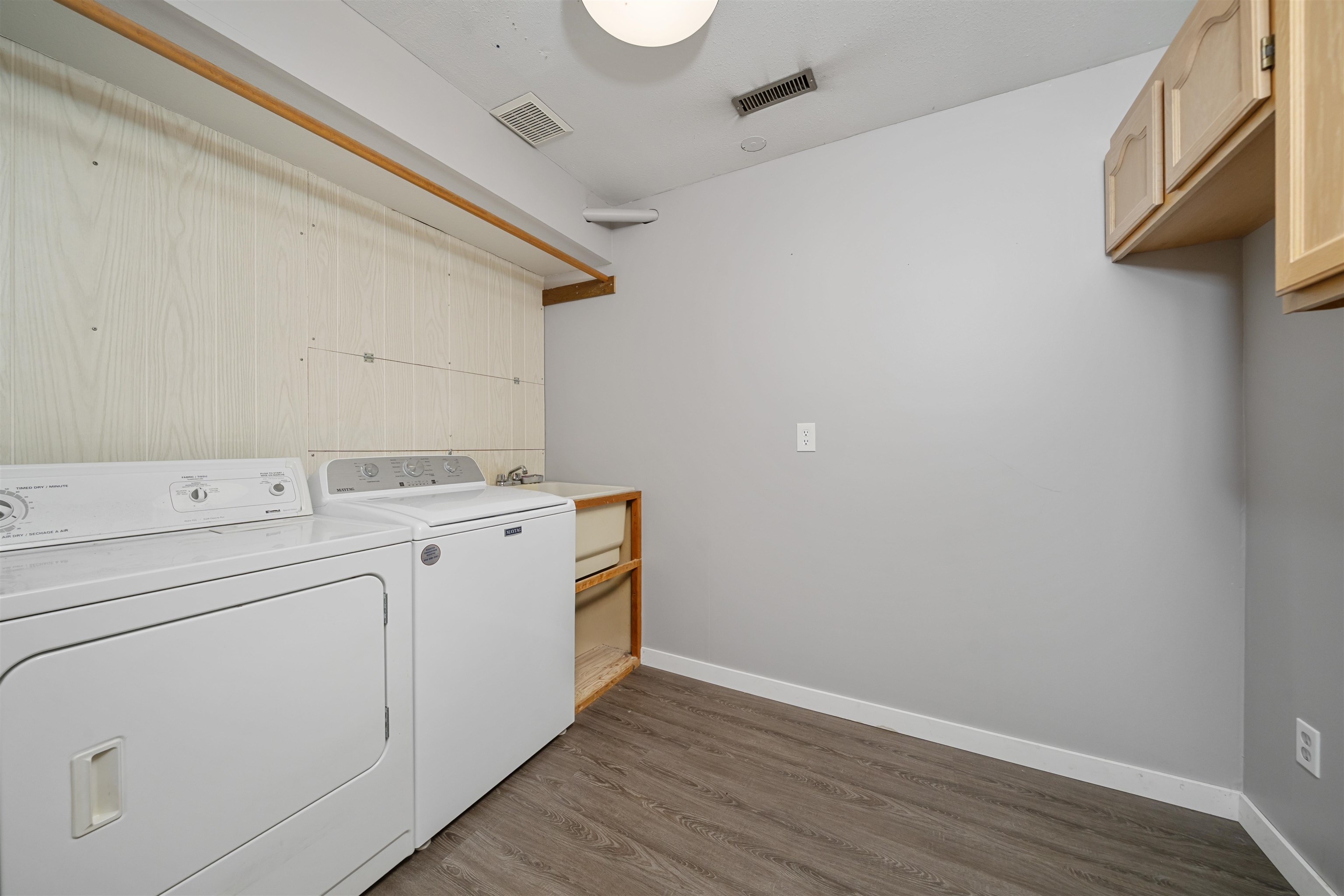 175 1140 CASTLE CRESCENT