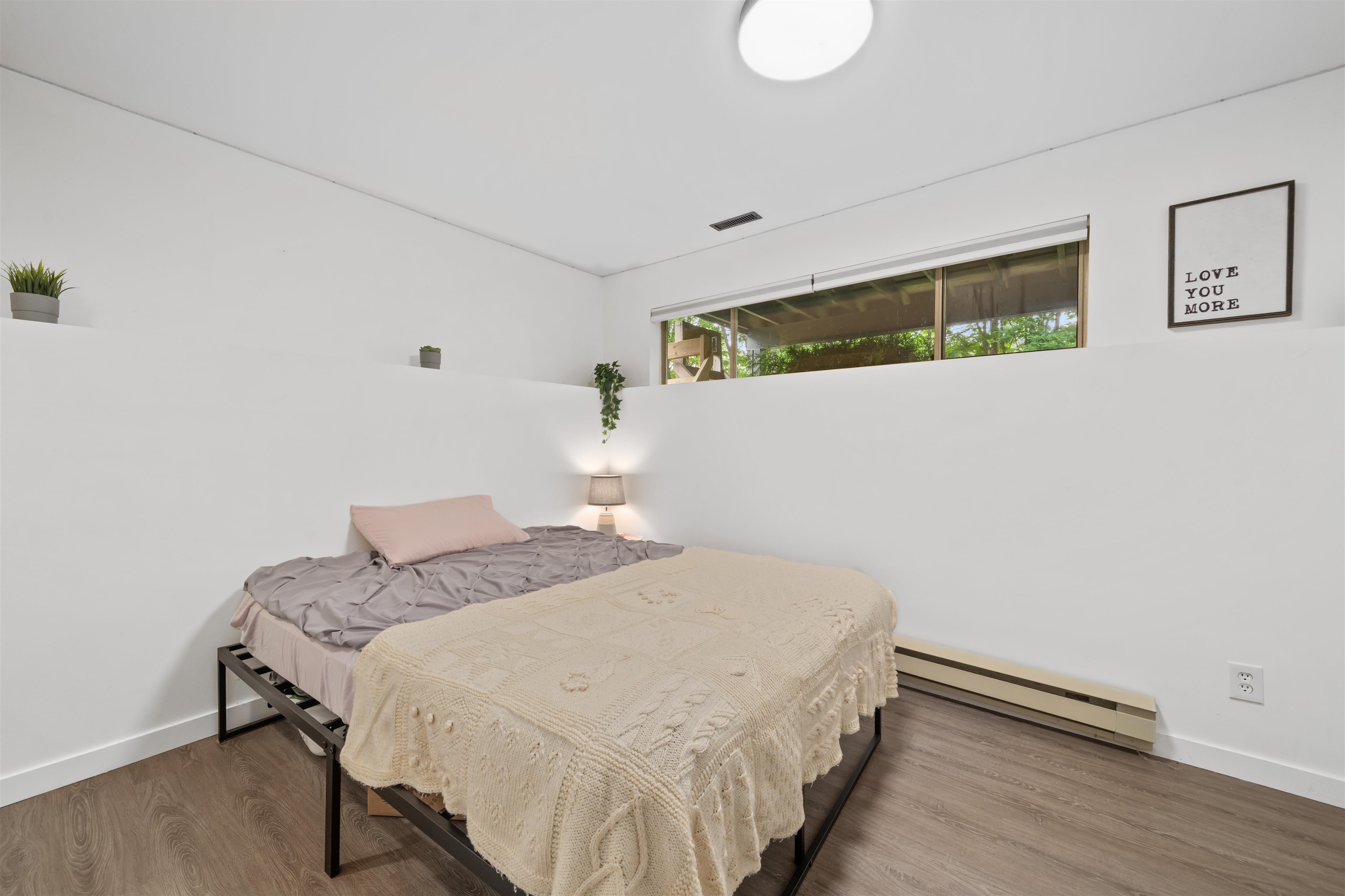 175 1140 CASTLE CRESCENT