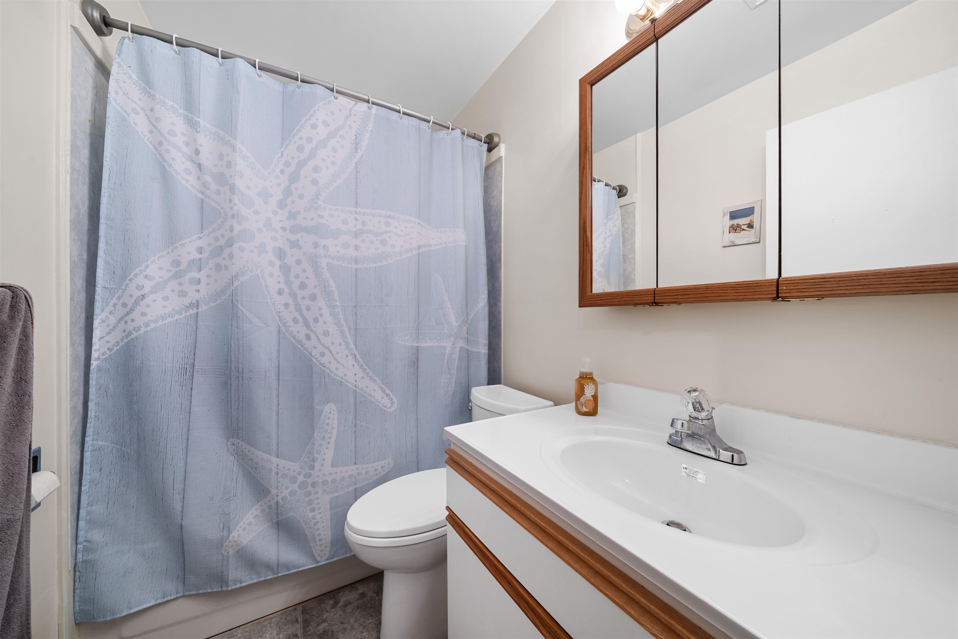 175 1140 CASTLE CRESCENT