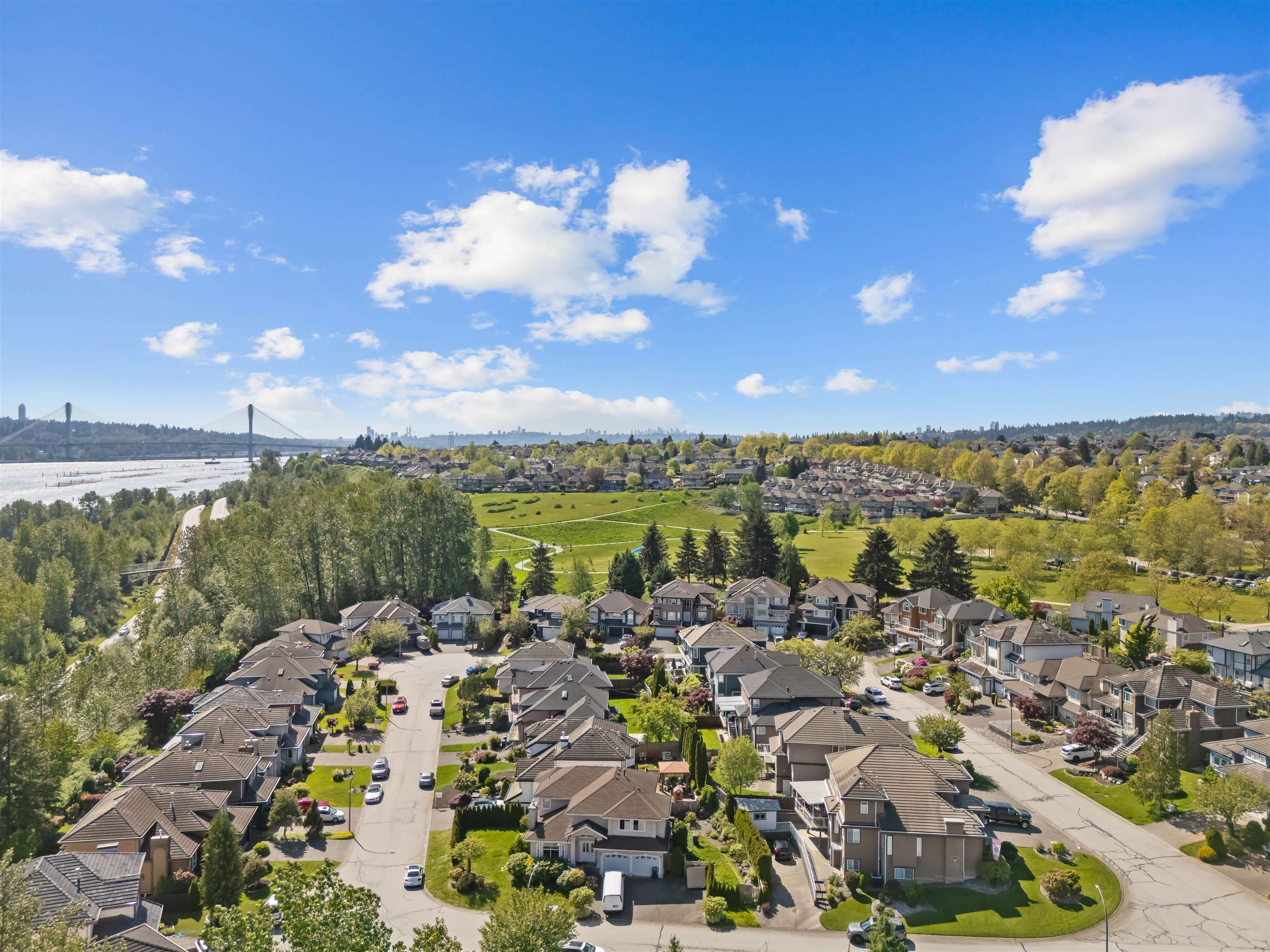 175 1140 CASTLE CRESCENT