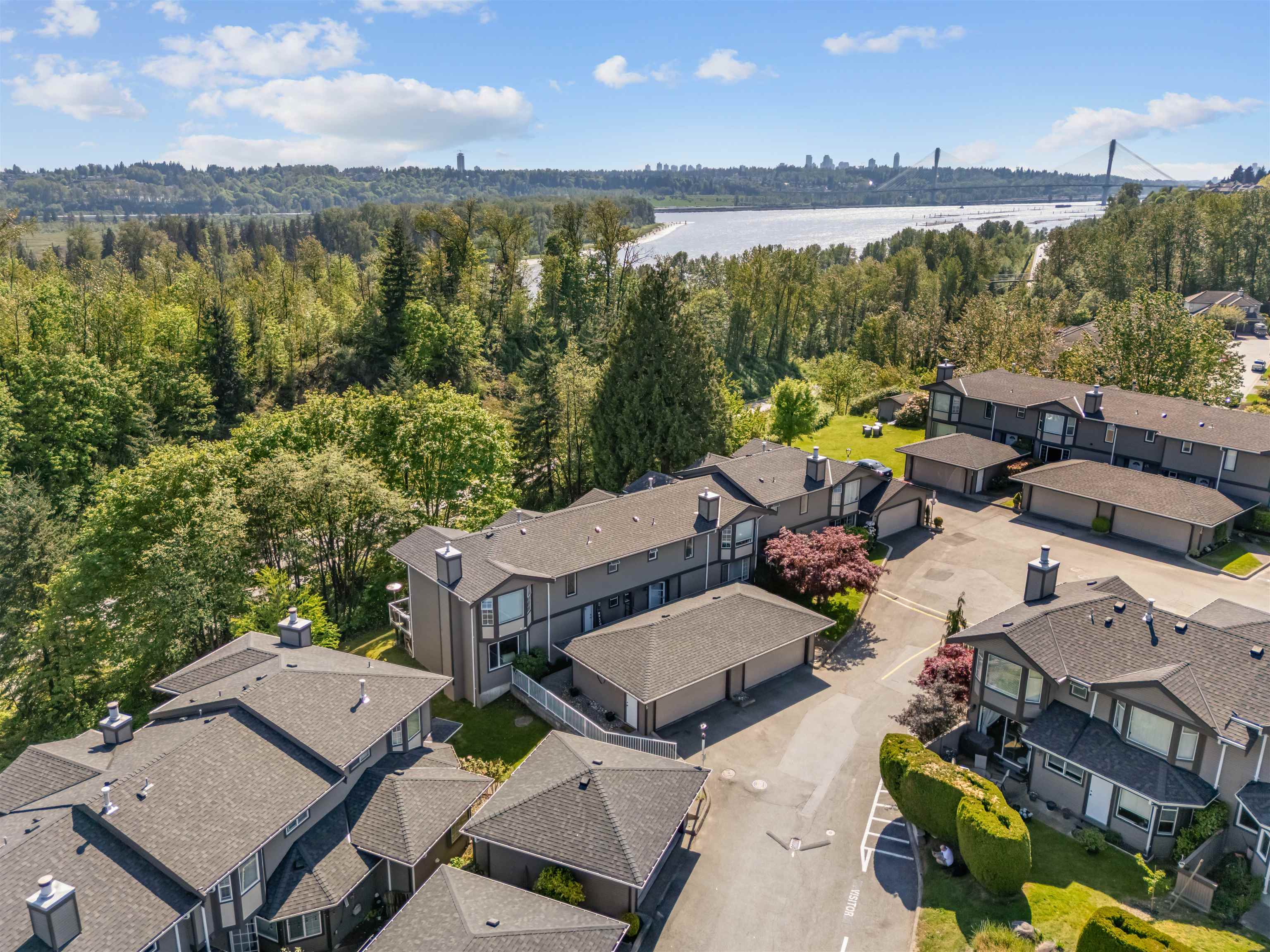 175 1140 CASTLE CRESCENT