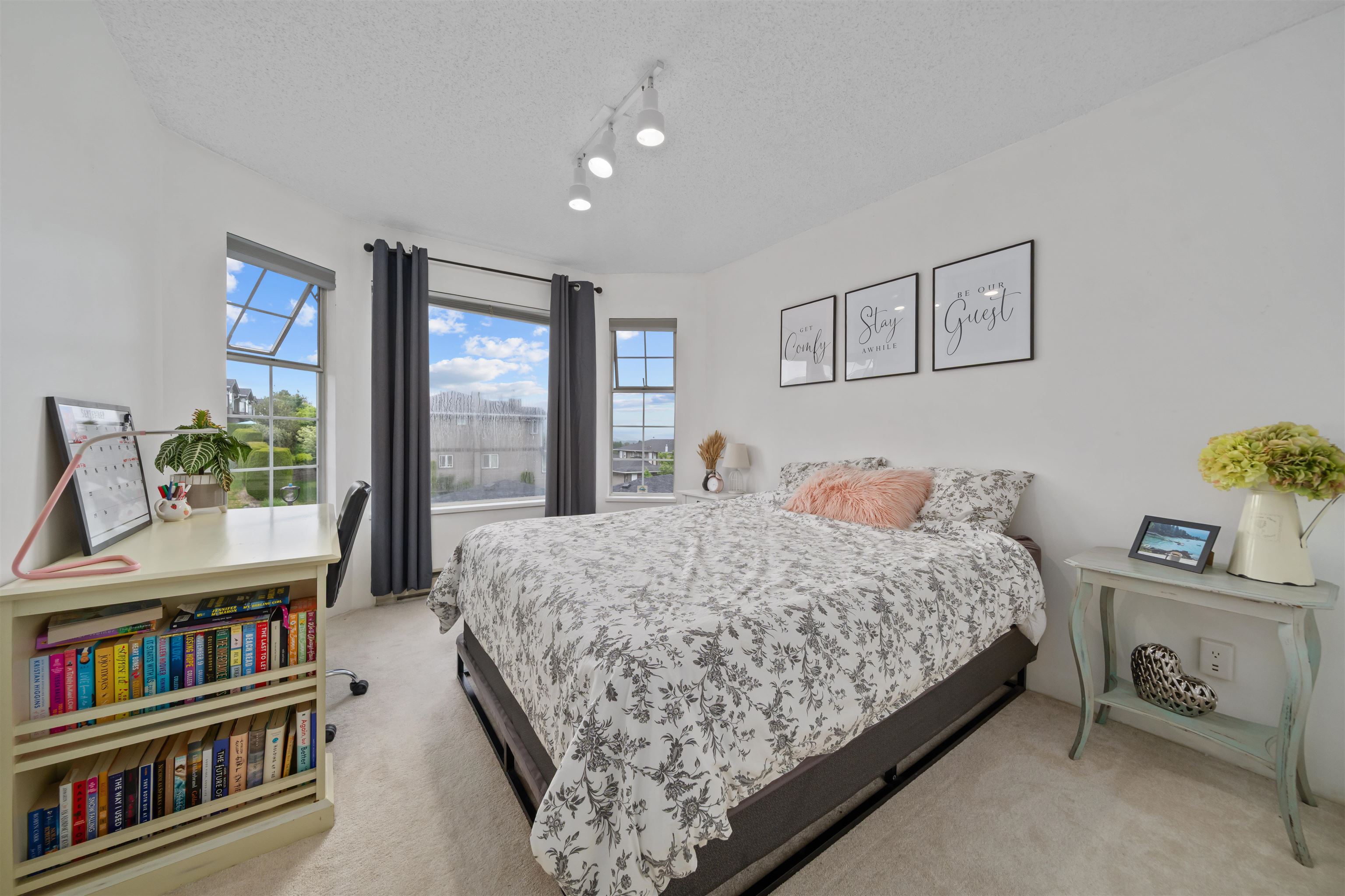 175 1140 CASTLE CRESCENT