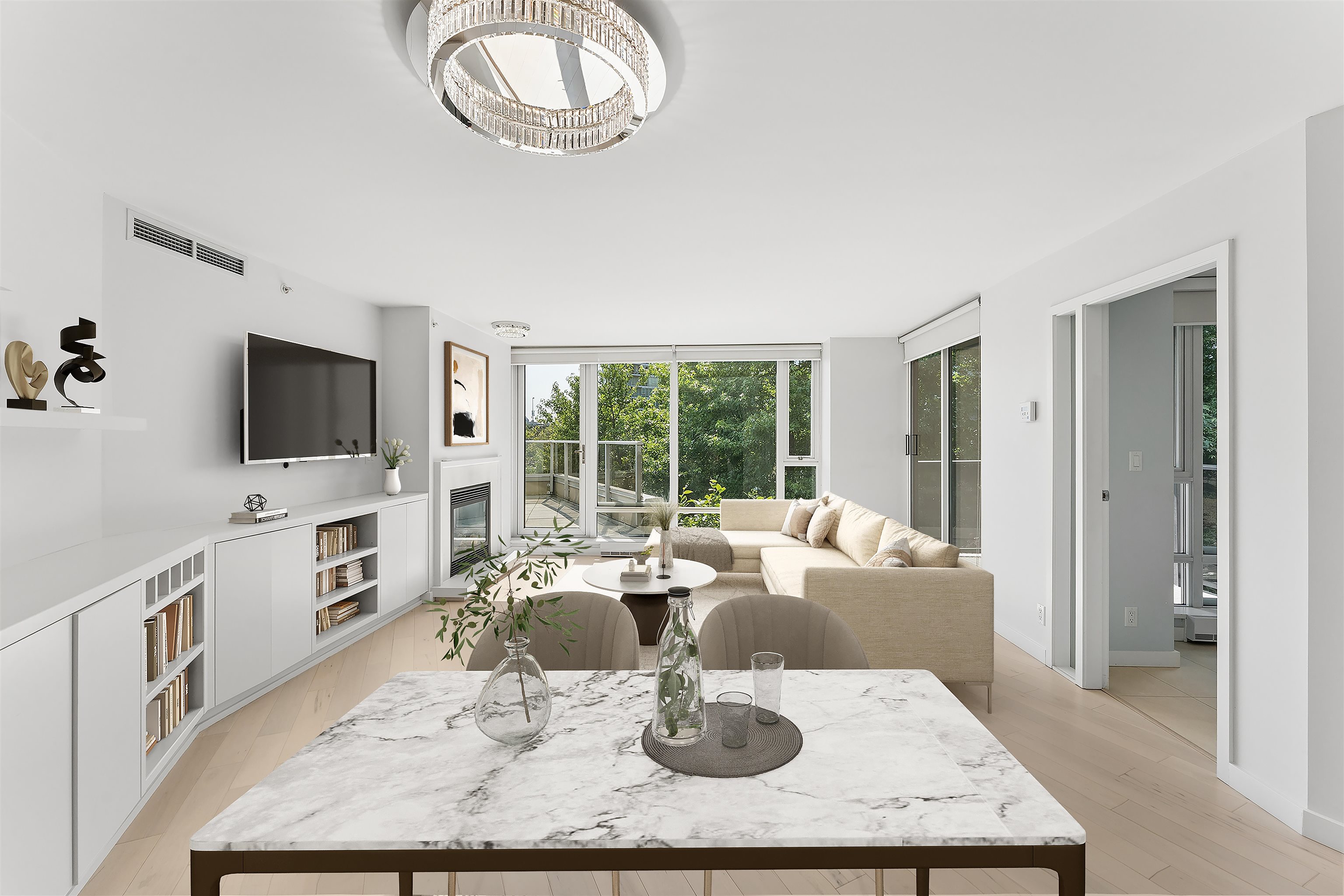 305 8 SMITHE MEWS
