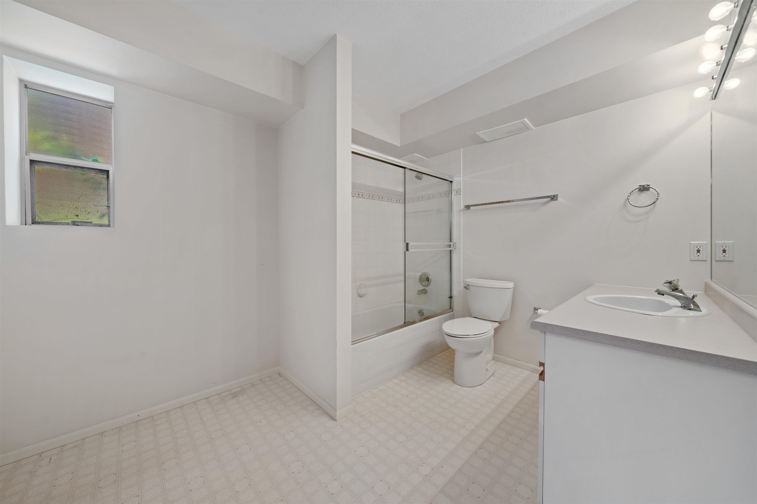 2677 FORTRESS DRIVE