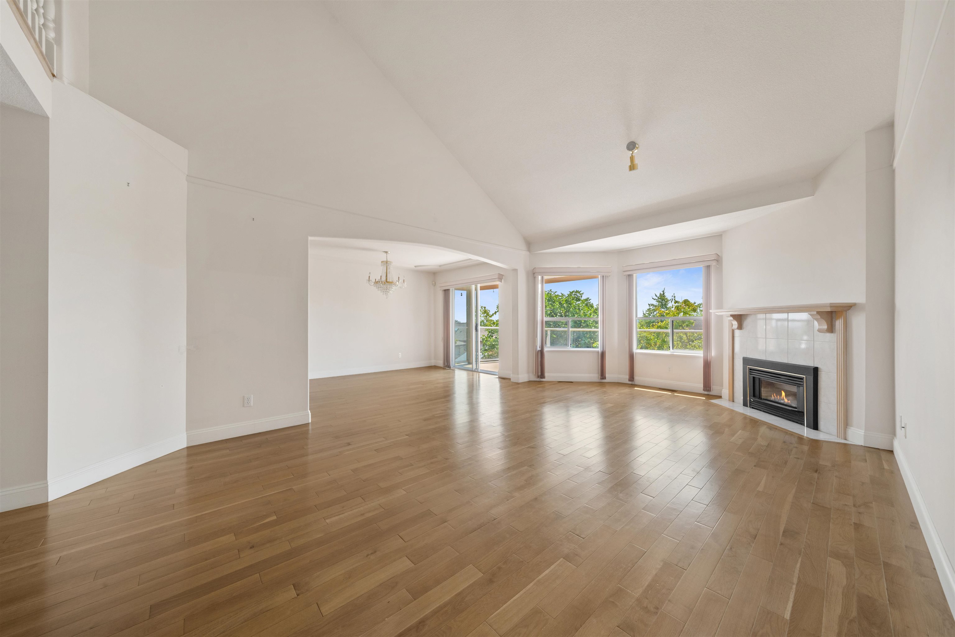 2677 FORTRESS DRIVE