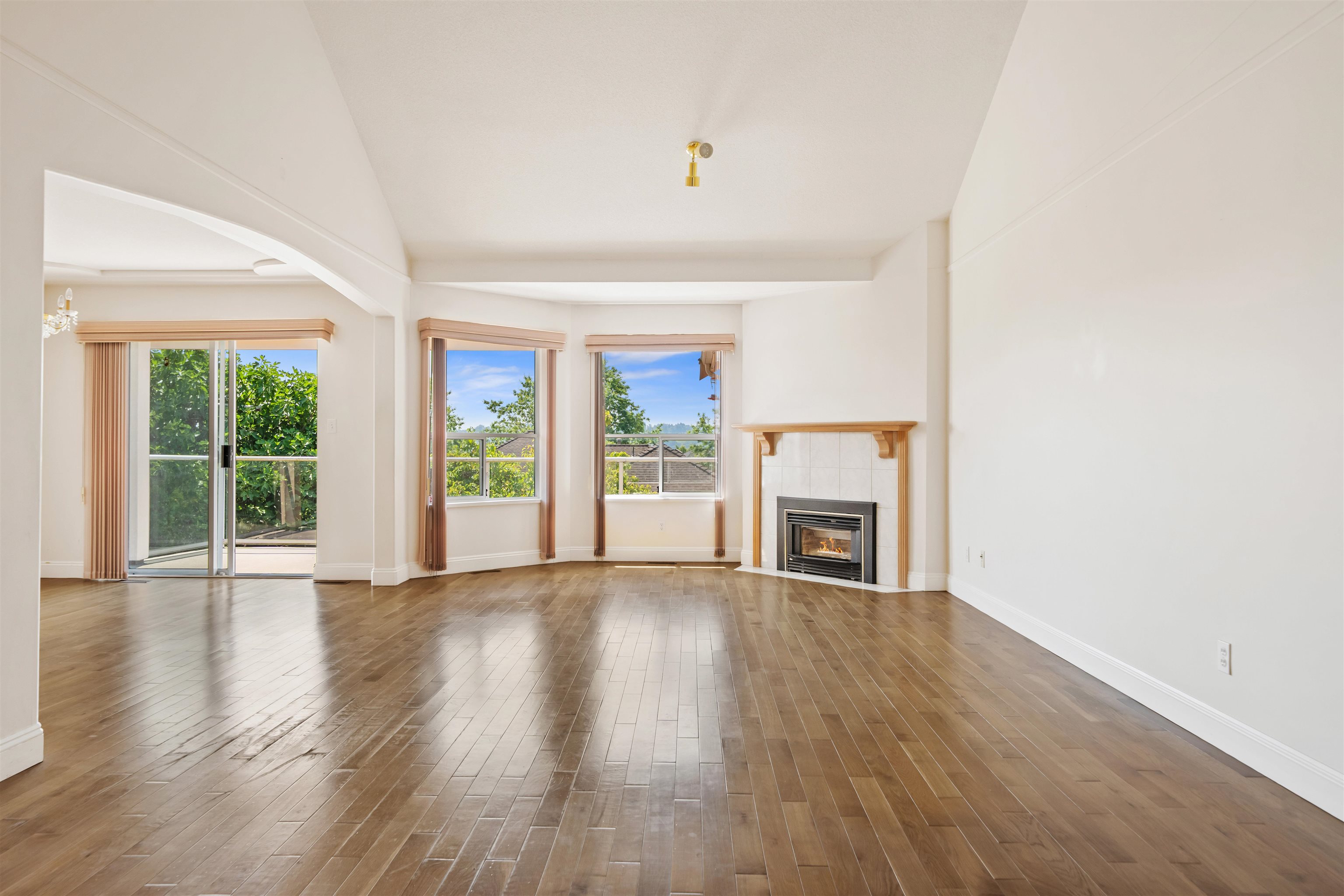 2677 FORTRESS DRIVE
