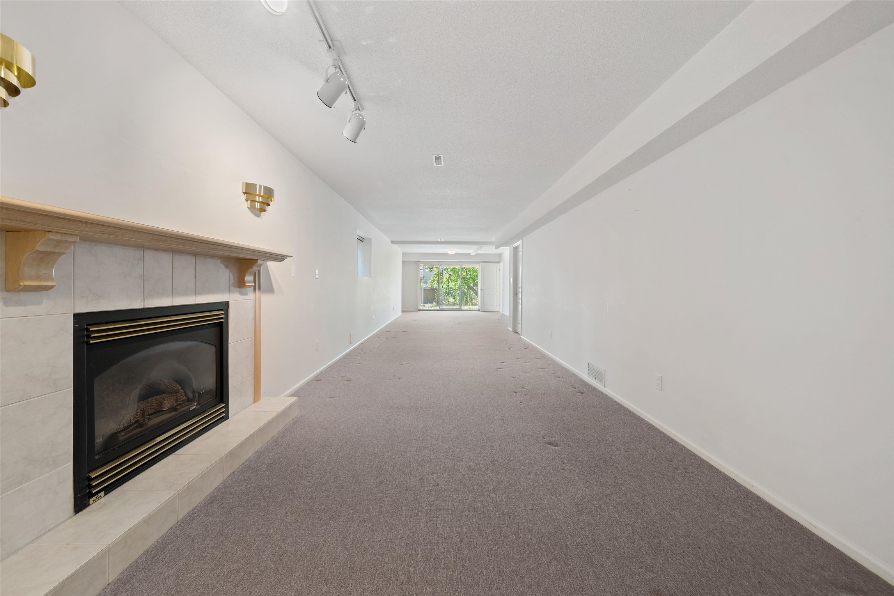 2677 FORTRESS DRIVE