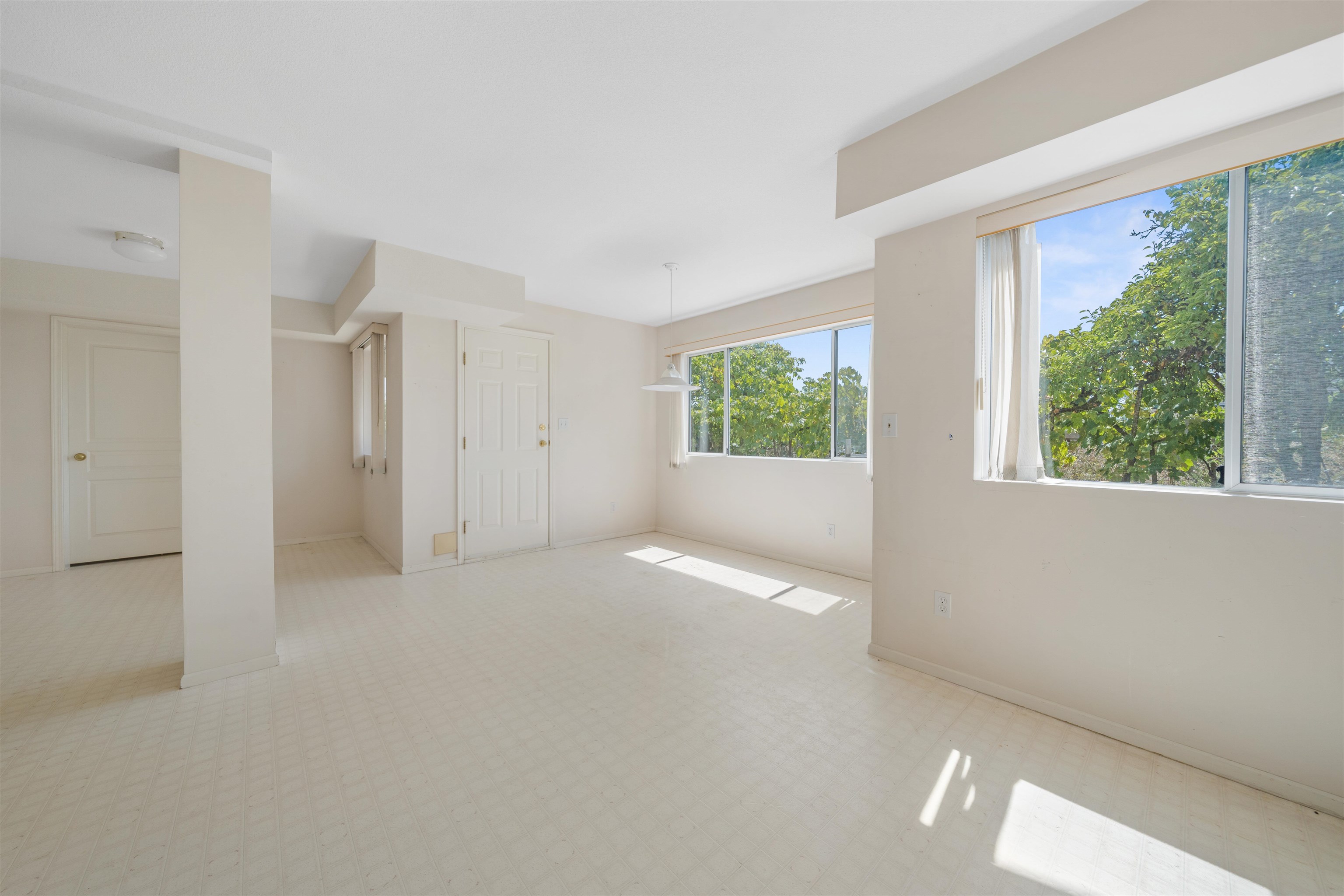 2677 FORTRESS DRIVE