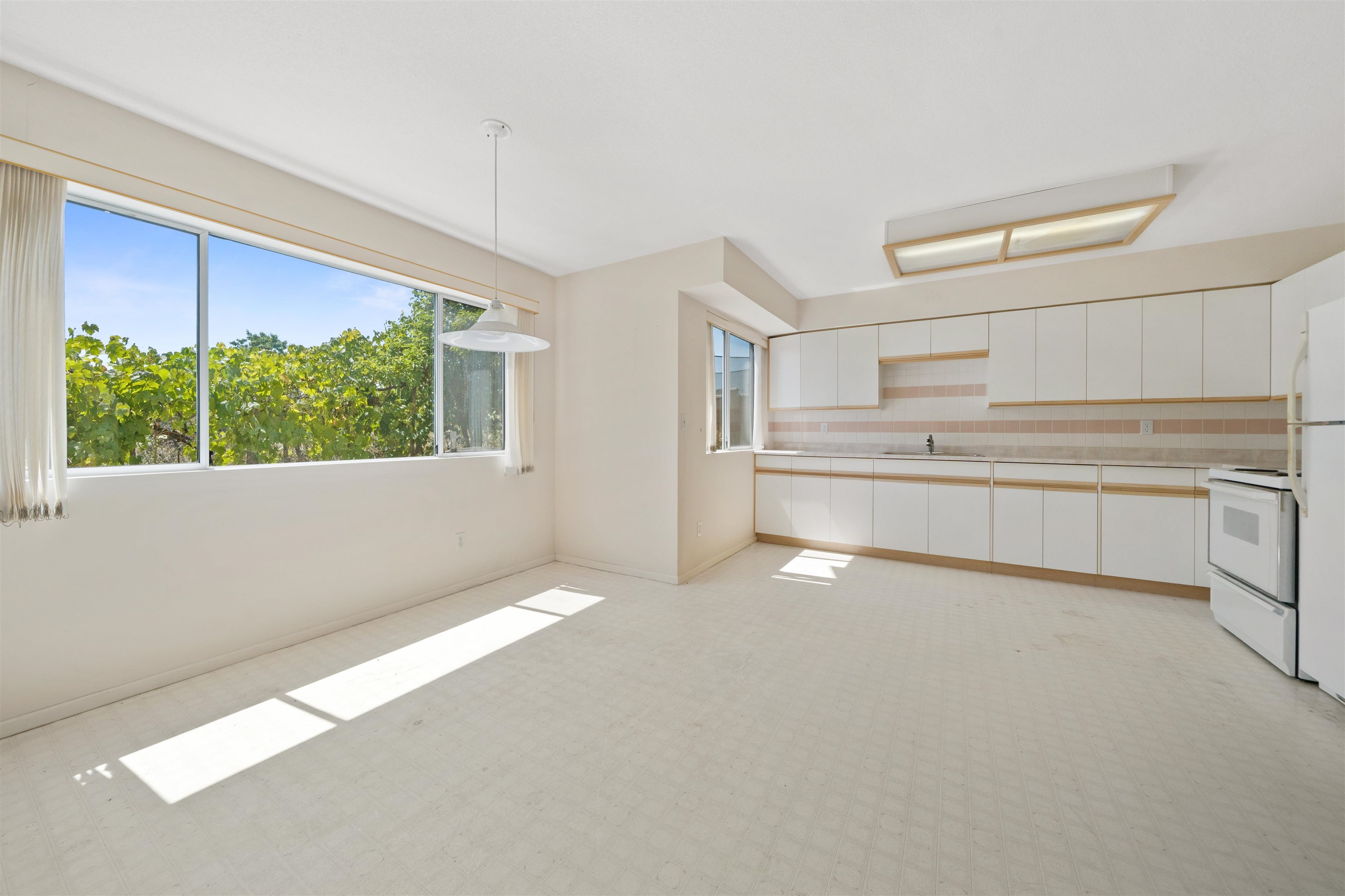 2677 FORTRESS DRIVE