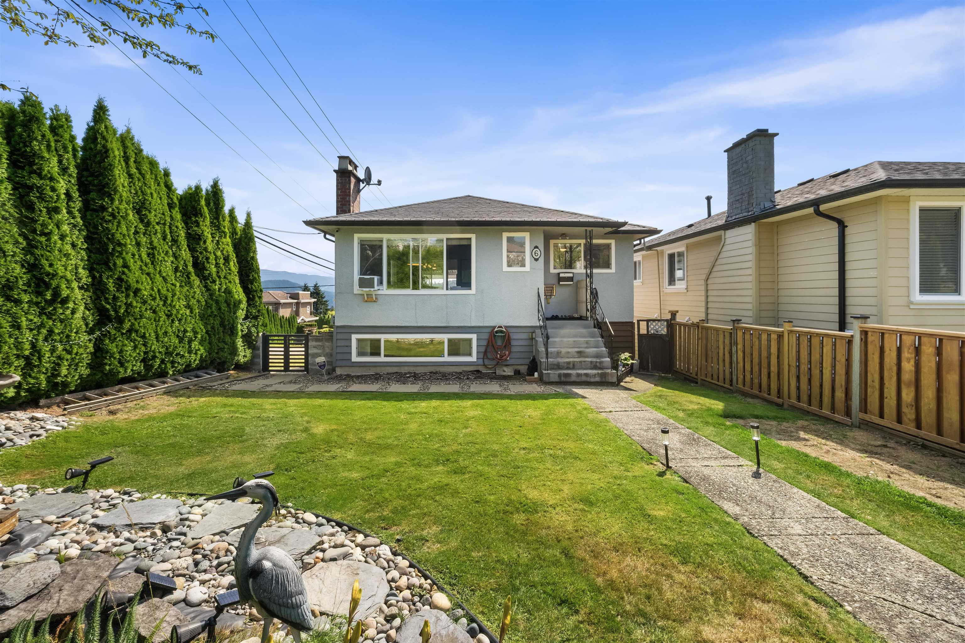 6 SEA AVENUE