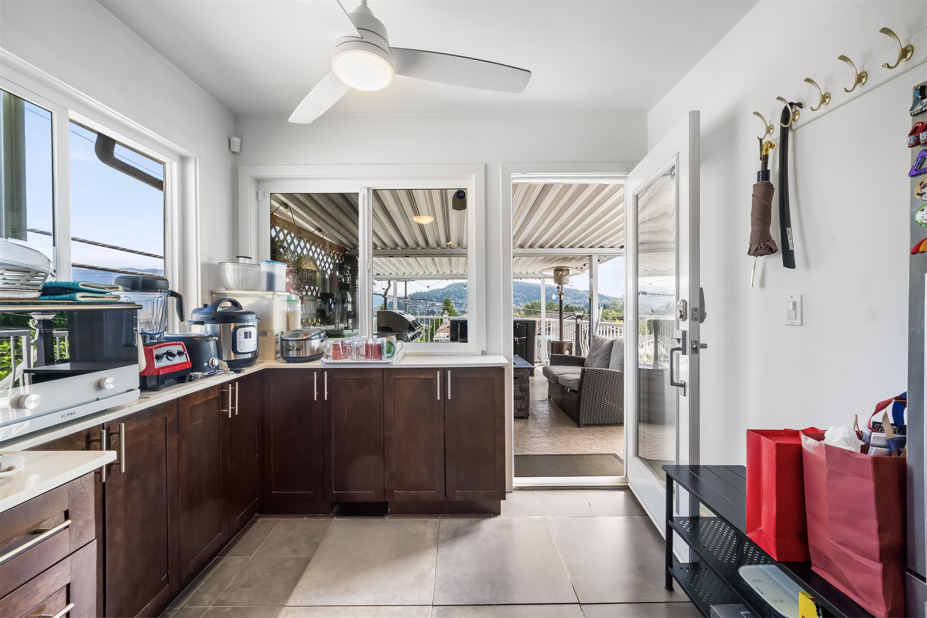 6 SEA AVENUE