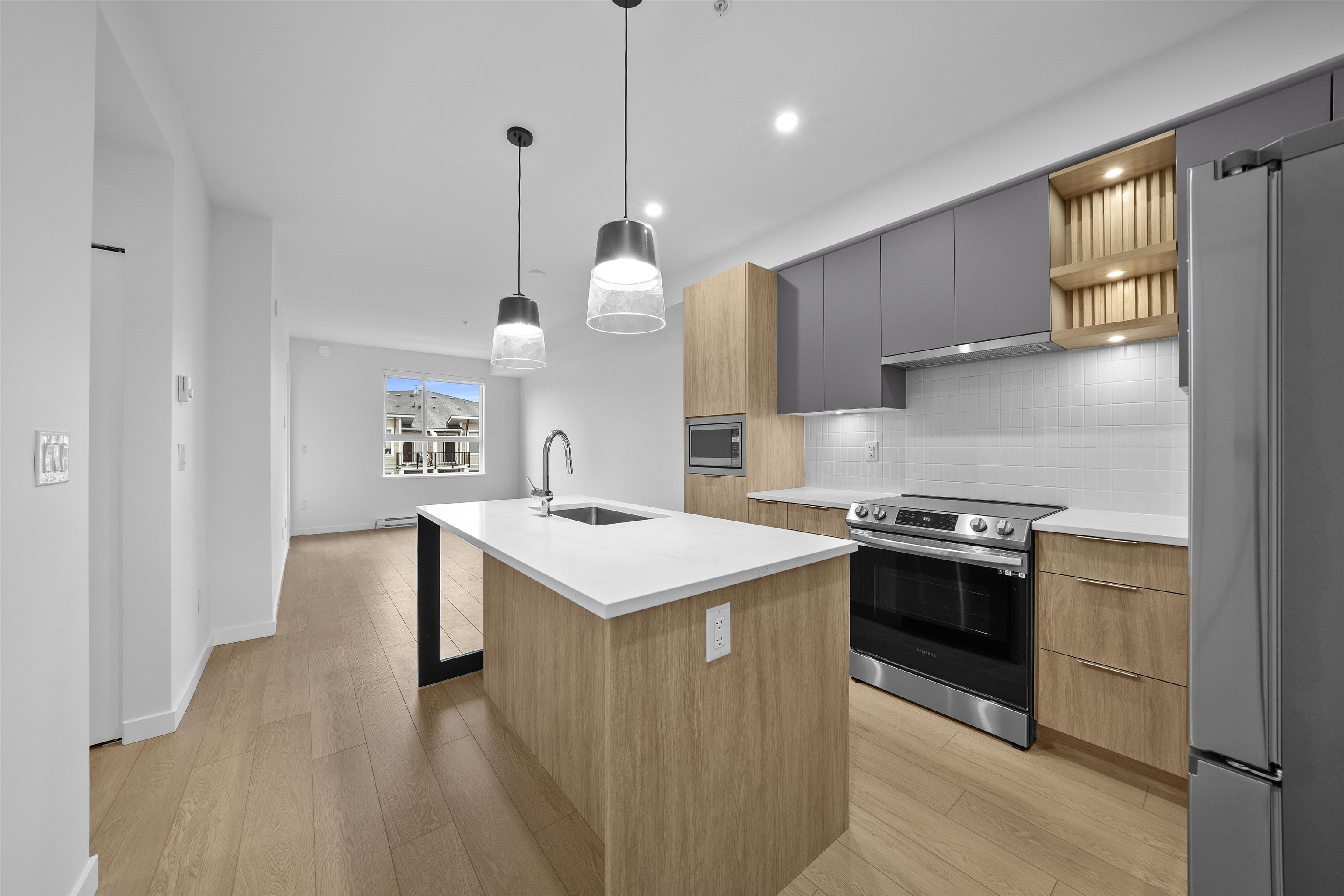 510 20695 EASTLEIGH CRESCENT