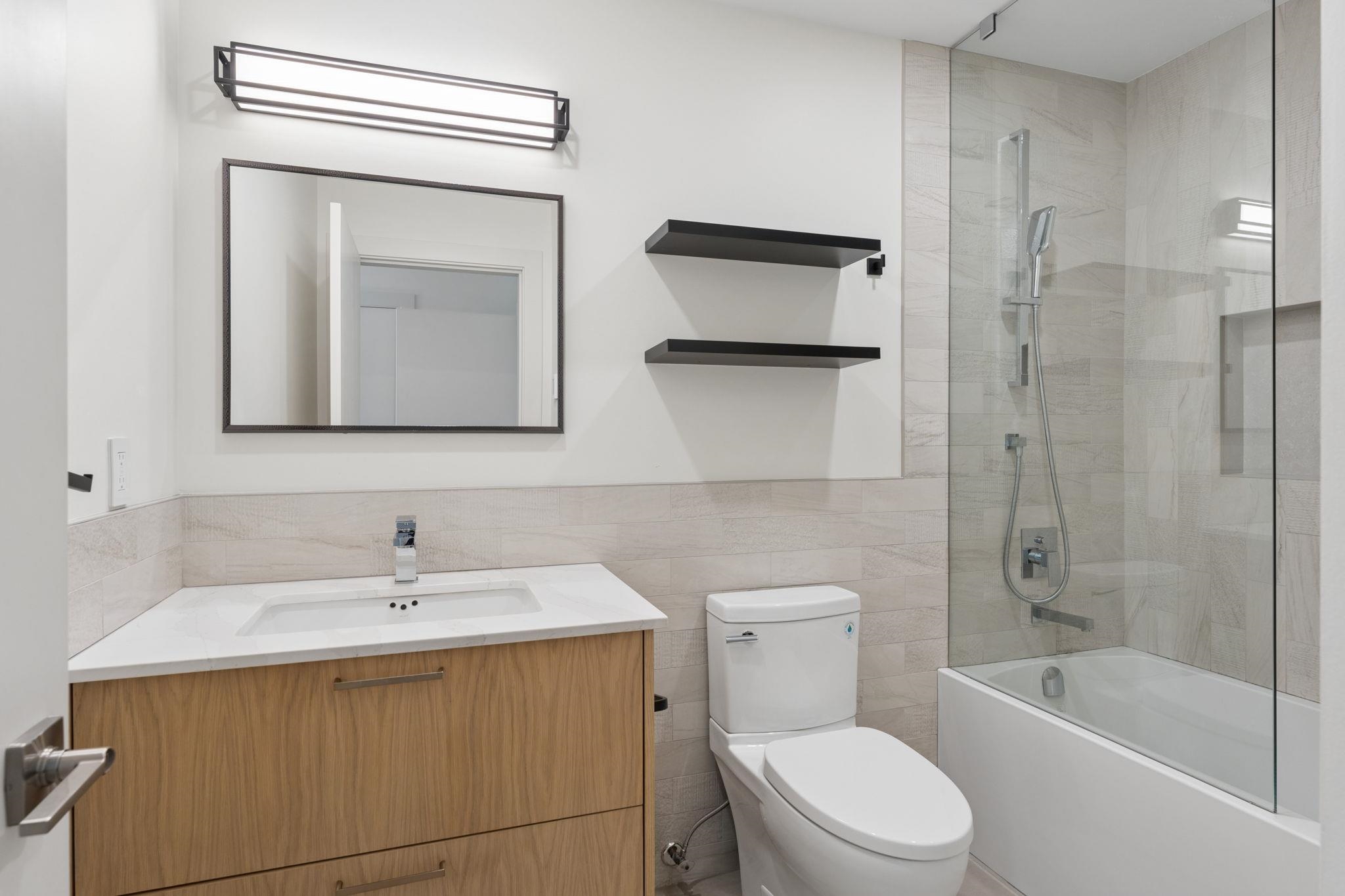 101 2242 MARINE DRIVE DRIVE