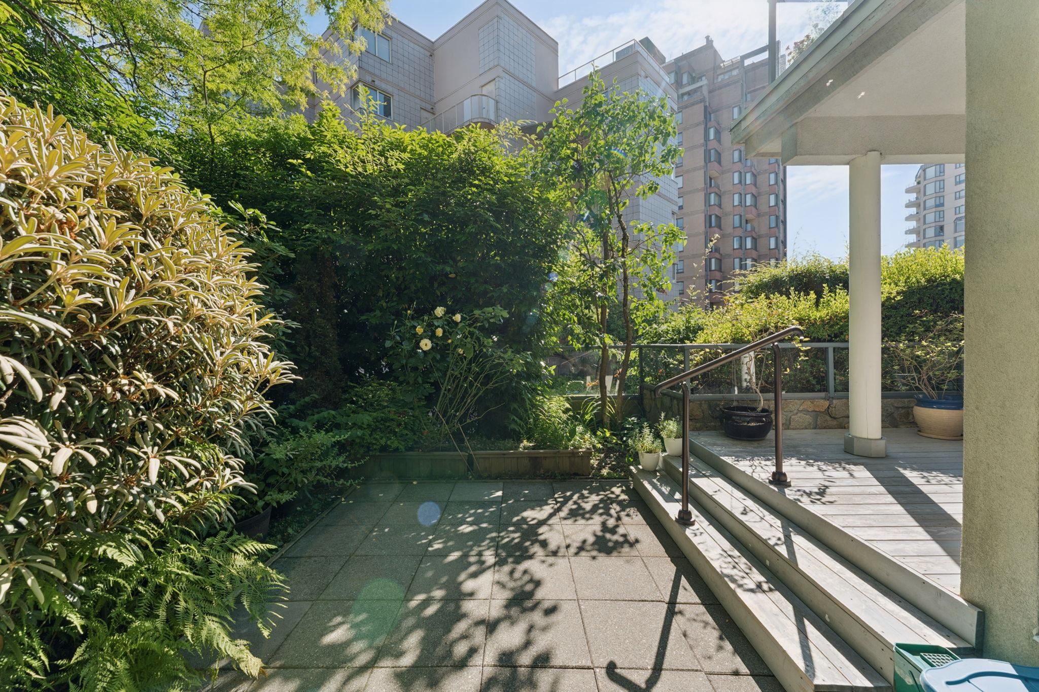 101 2242 MARINE DRIVE DRIVE