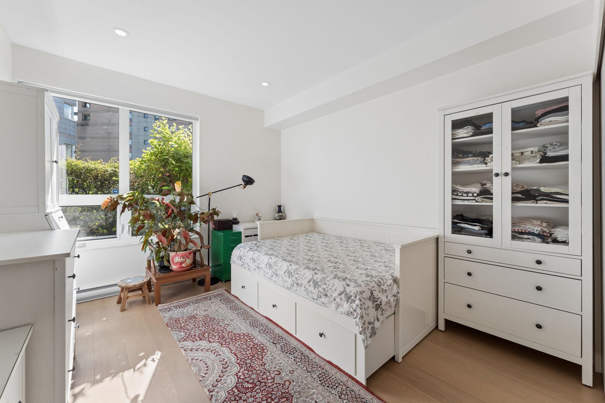 101 2242 MARINE DRIVE DRIVE