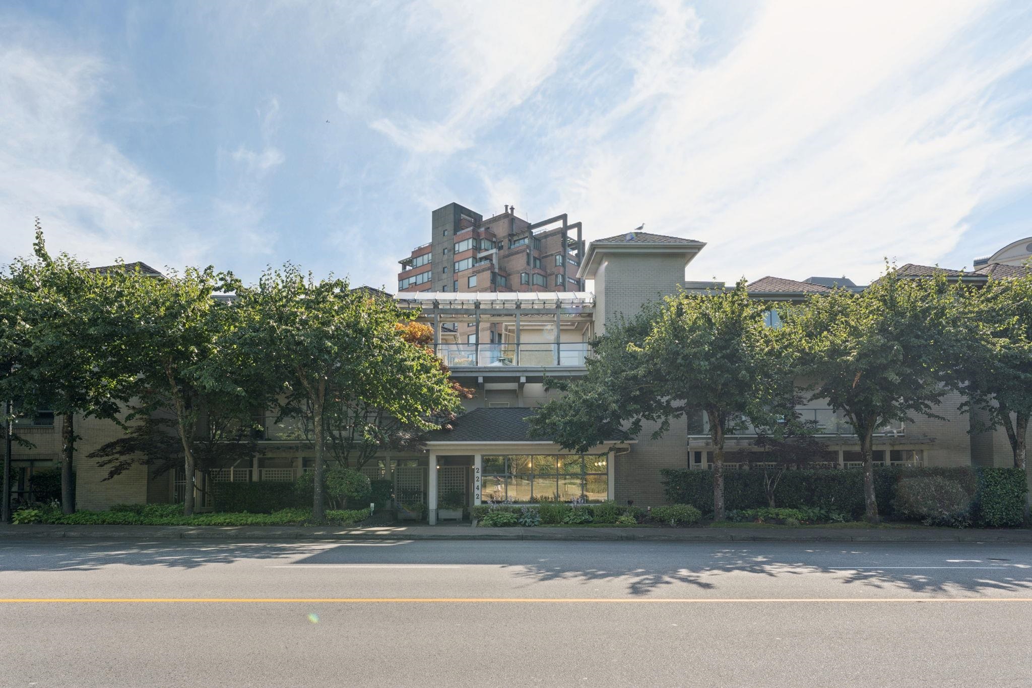 101 2242 MARINE DRIVE DRIVE