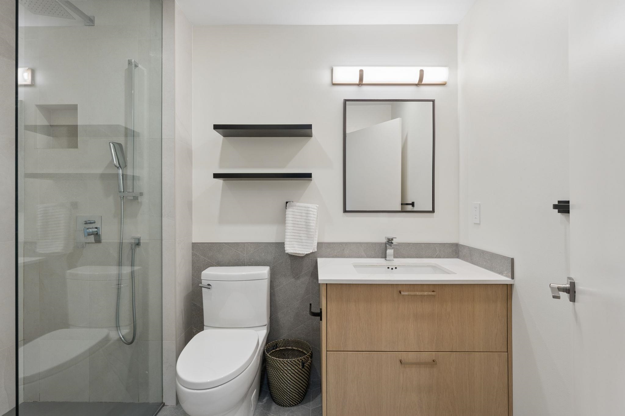 101 2242 MARINE DRIVE DRIVE
