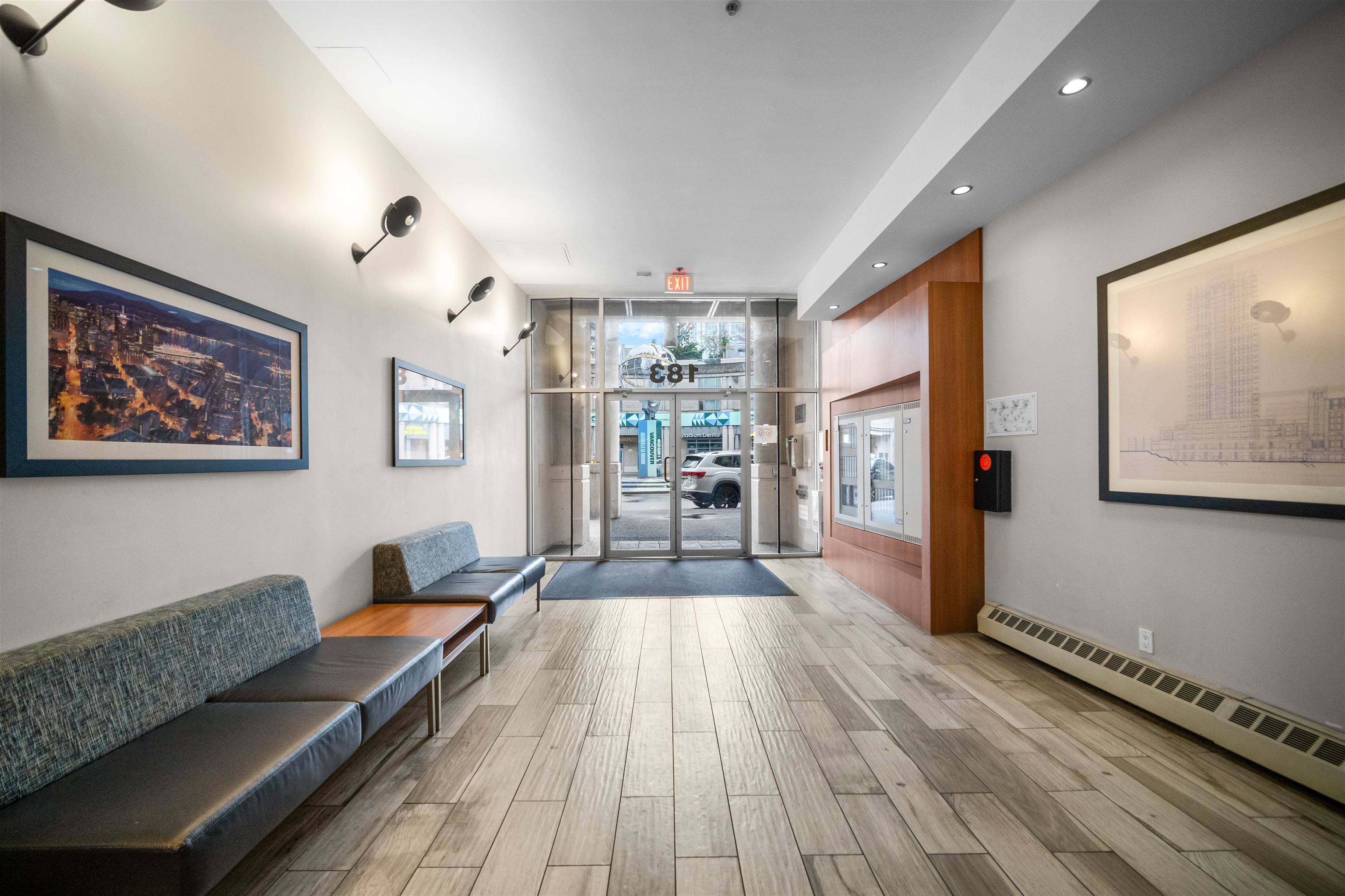 2204 183 KEEFER PLACE