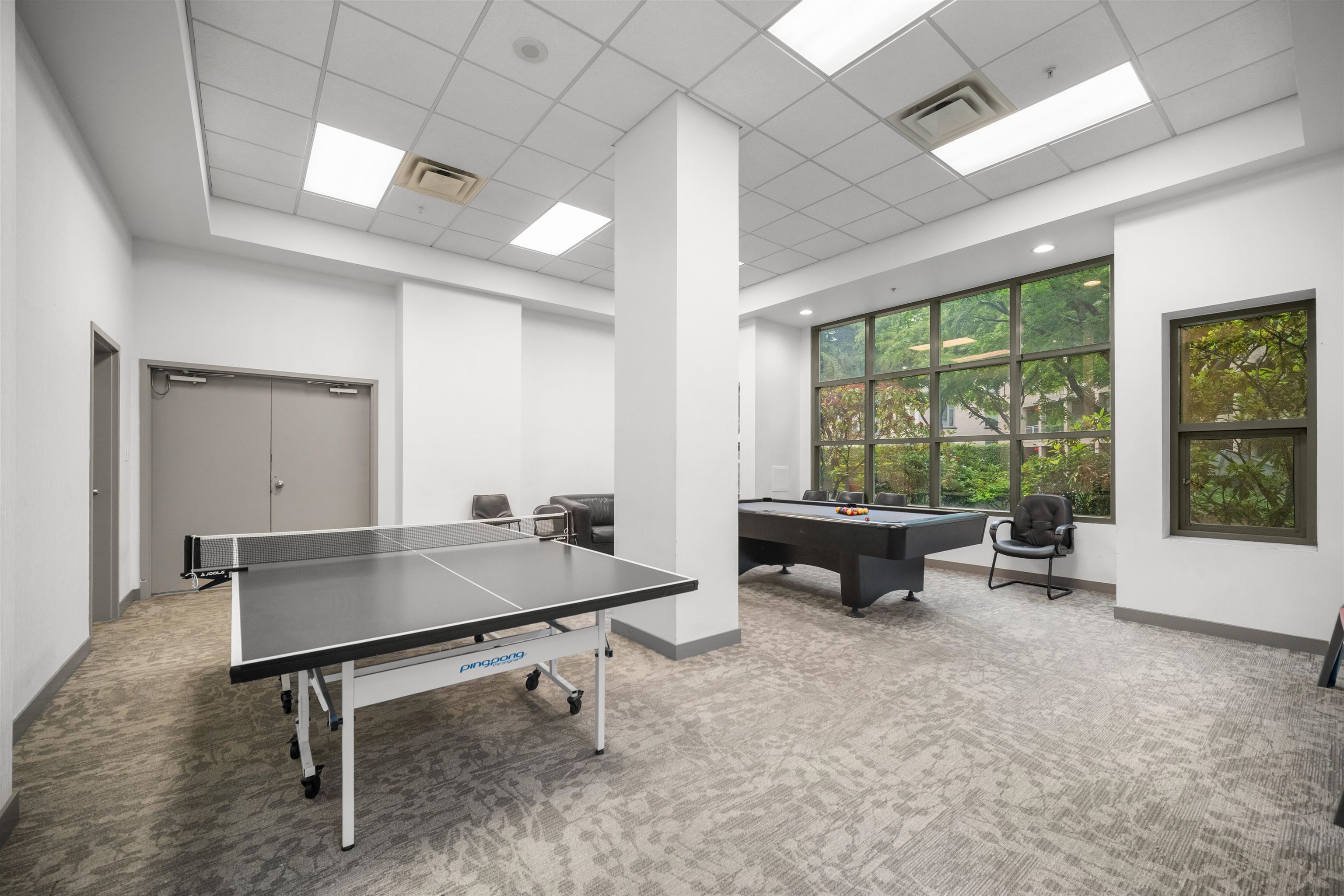 2204 183 KEEFER PLACE
