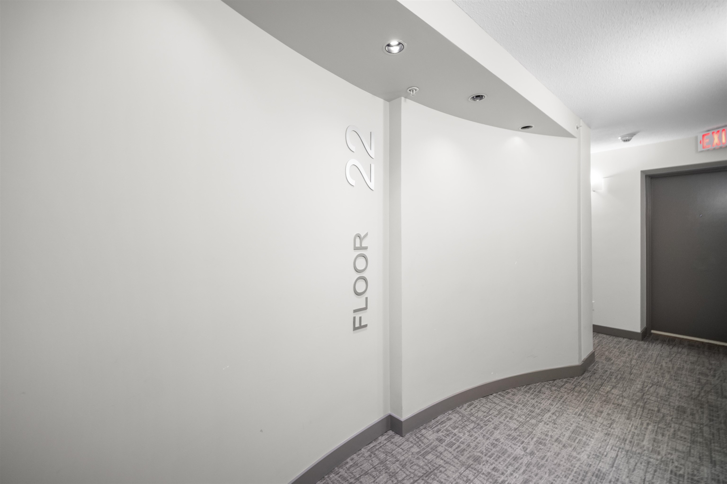 2204 183 KEEFER PLACE