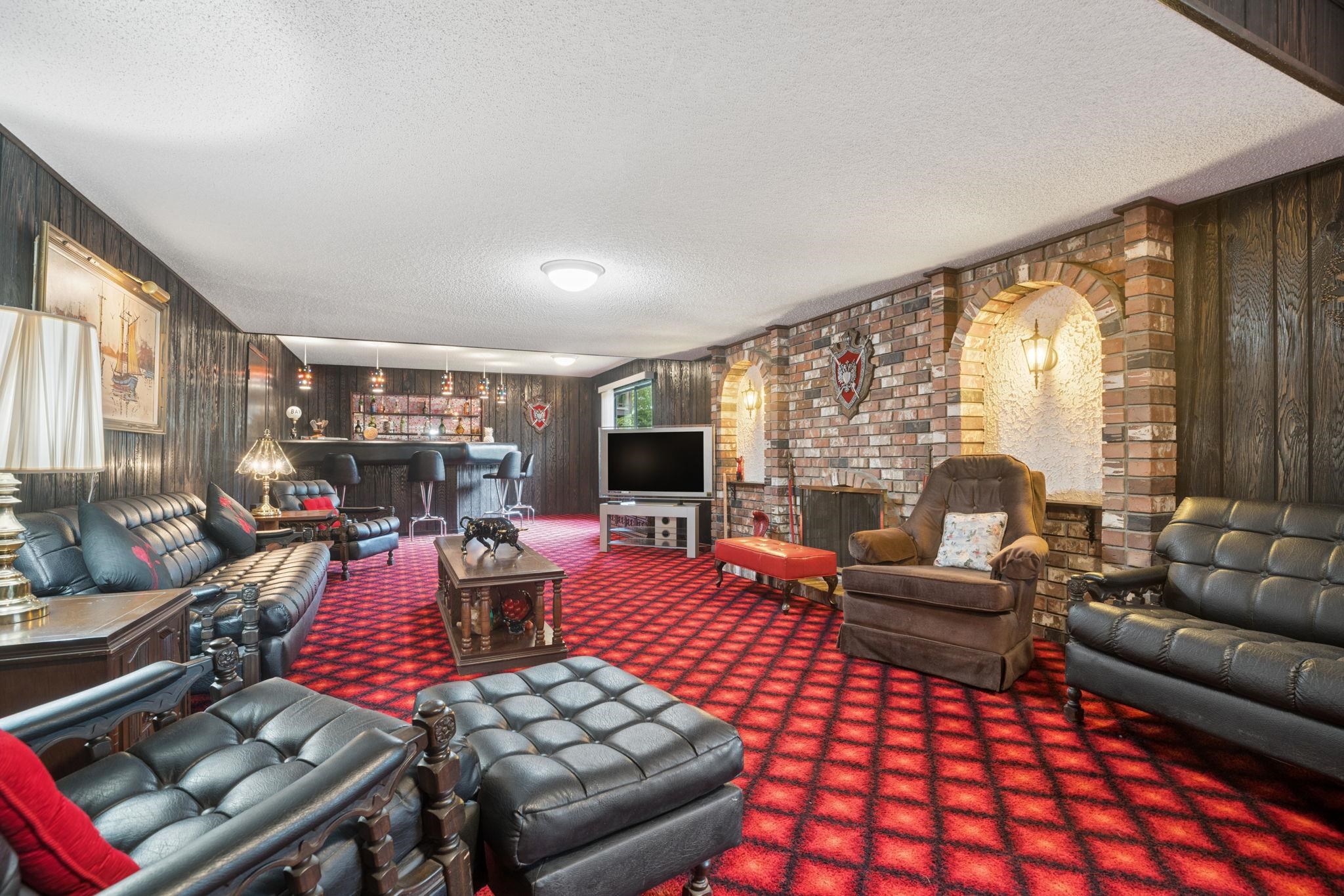 3225 PINDA DRIVE