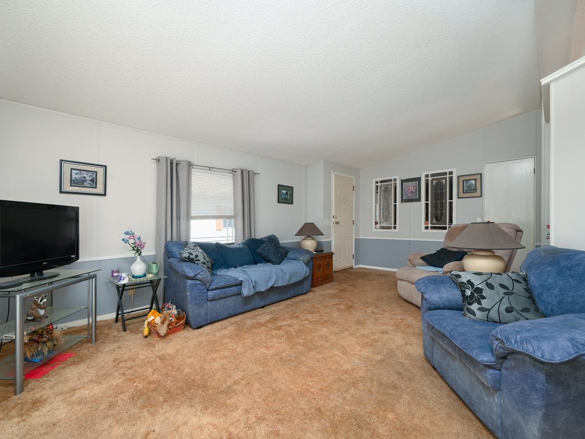 9 8670 156 STREET
